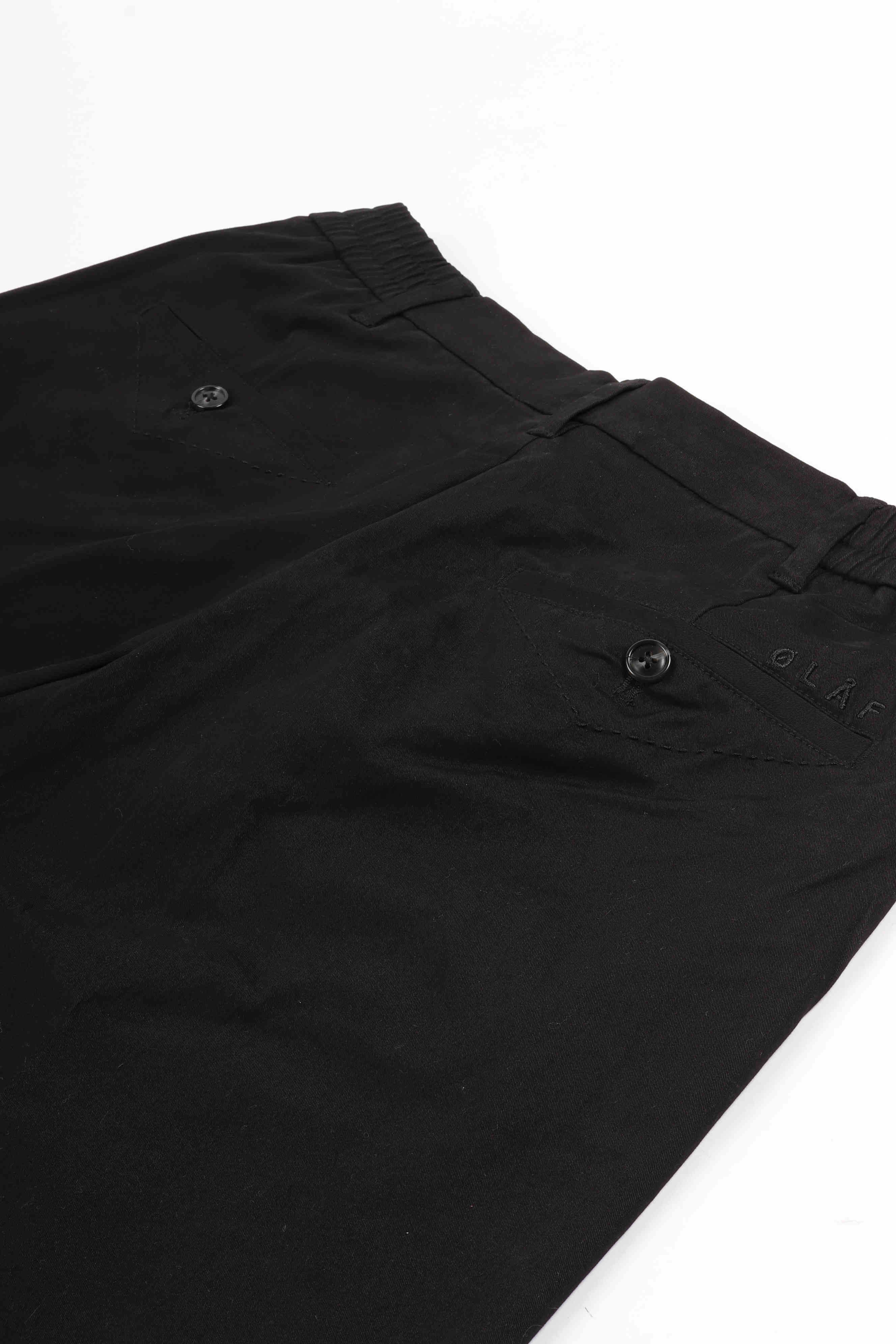 Regulart pleated black