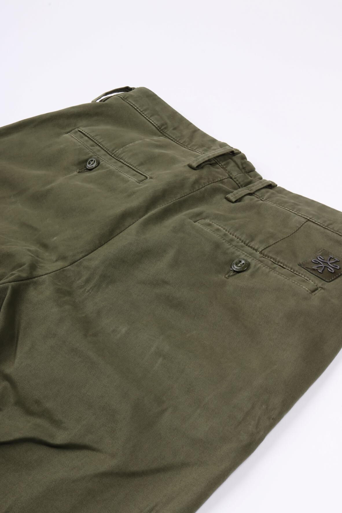 Bobby - slim fit r41