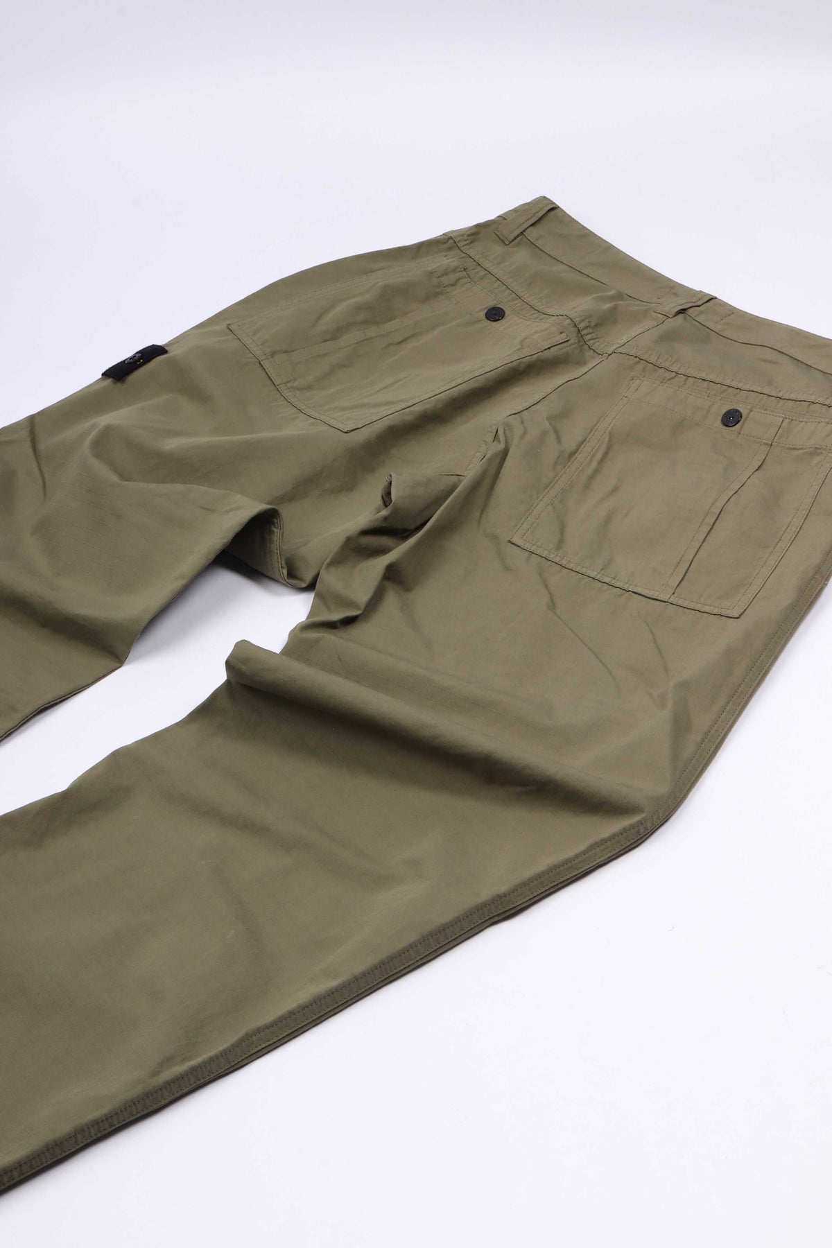 3100008 s0298 v005g - military