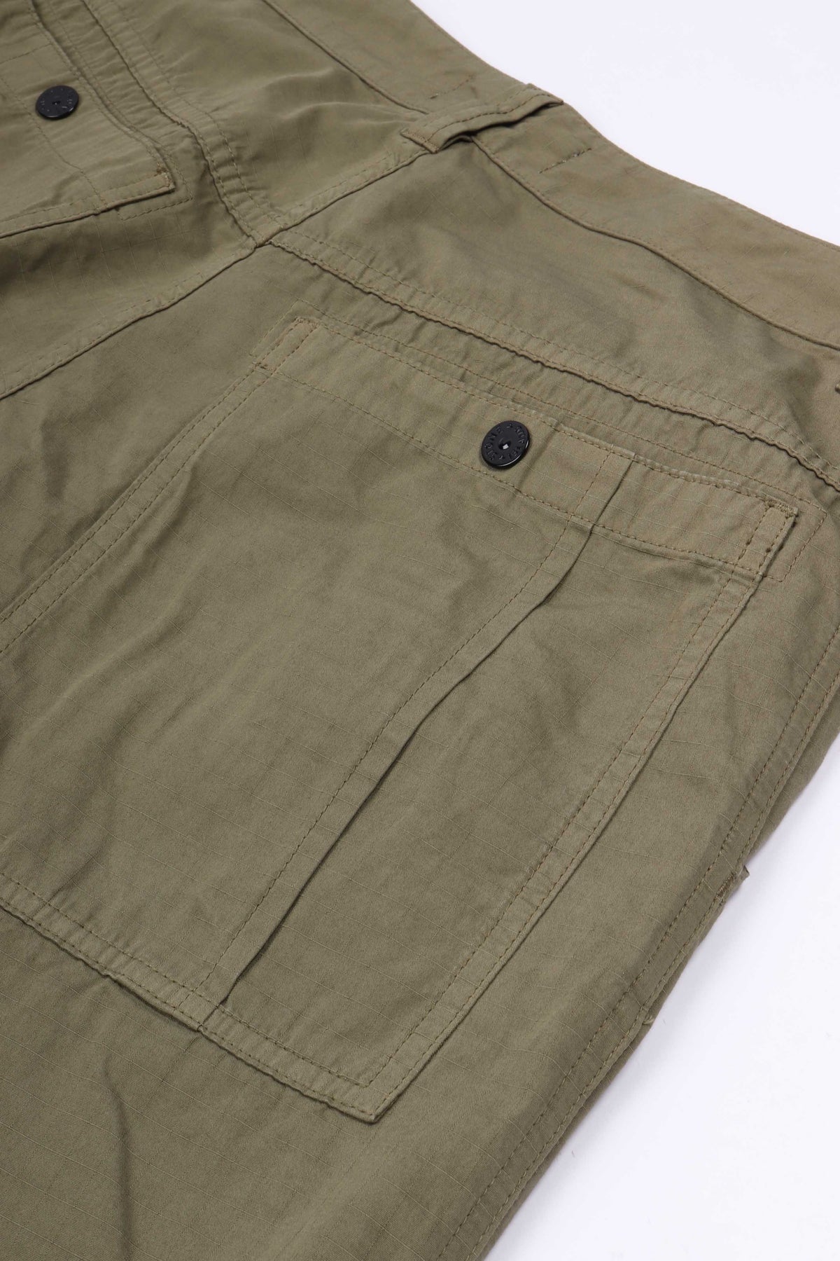 3100008 s0298 v005g - military