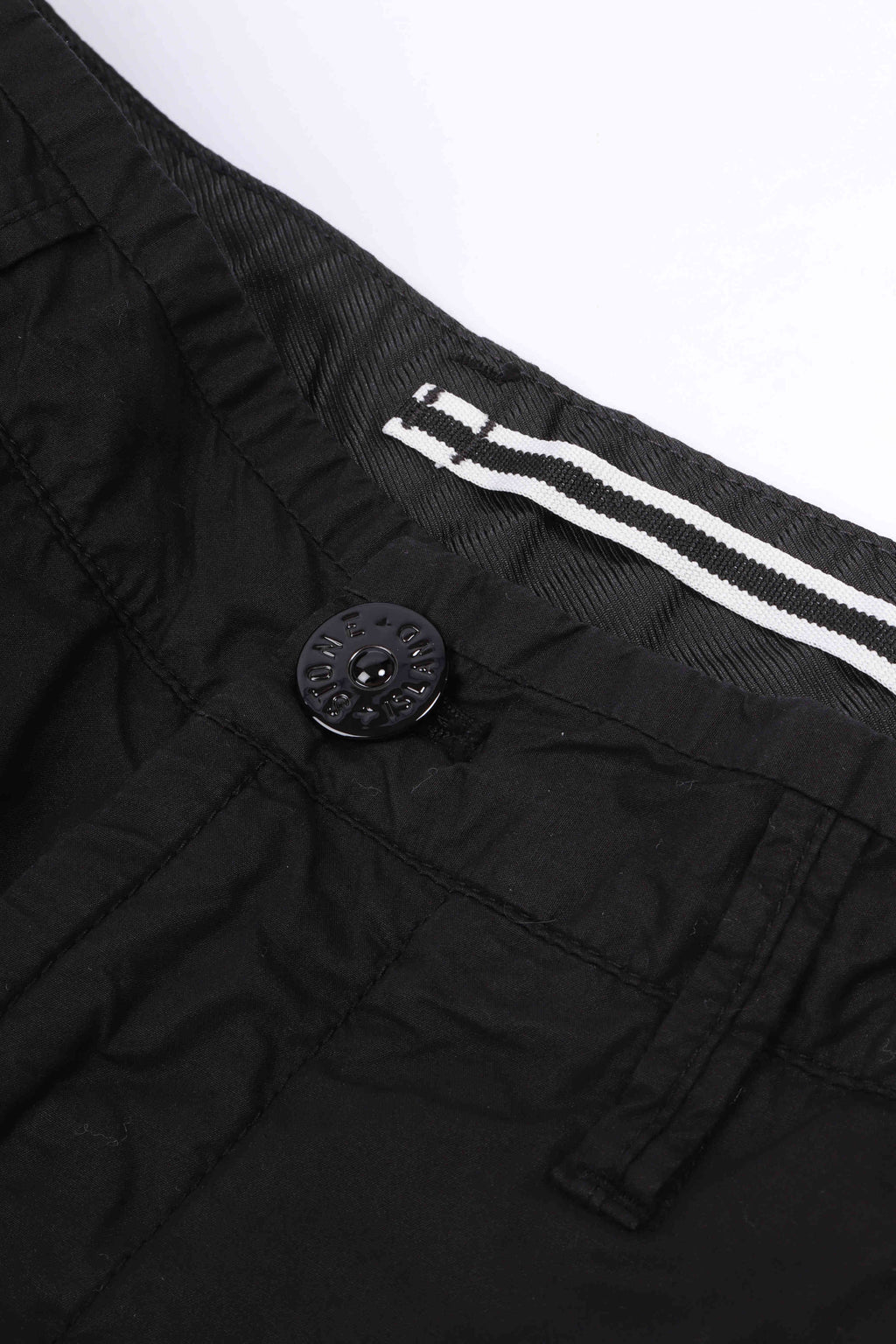 L100020 s0003 v0029 - black