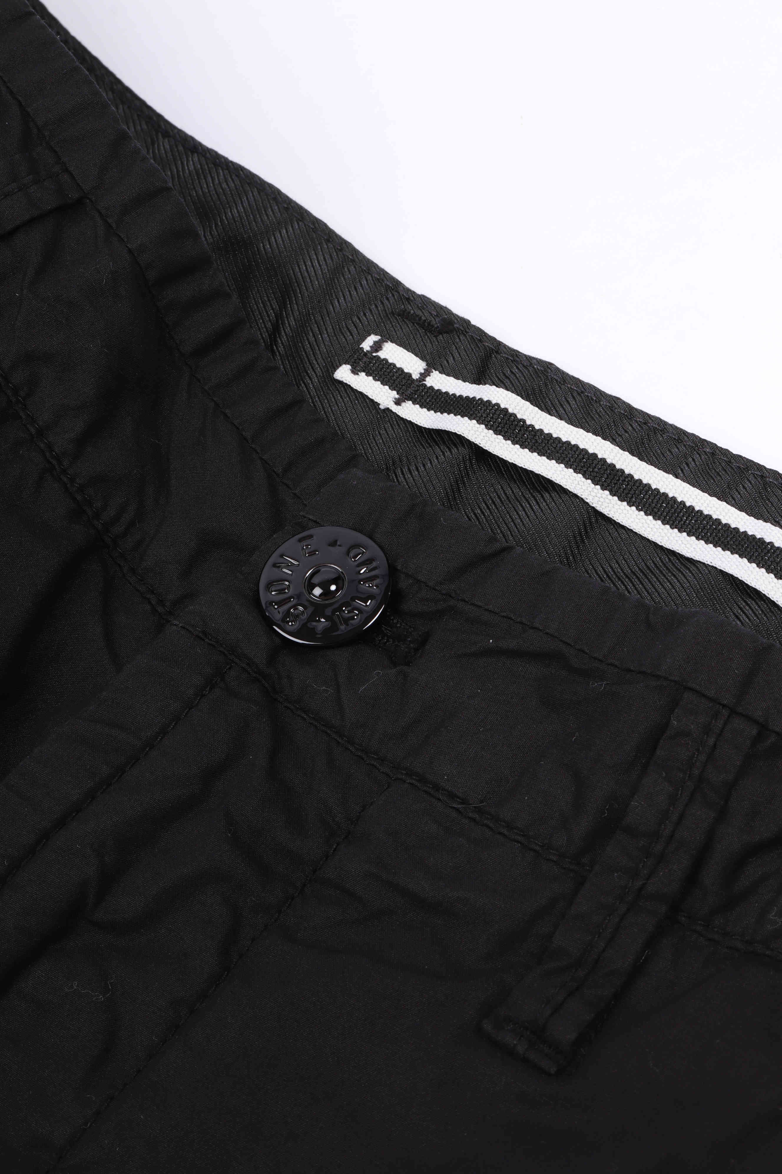 L100020 s0003 v0029 - black