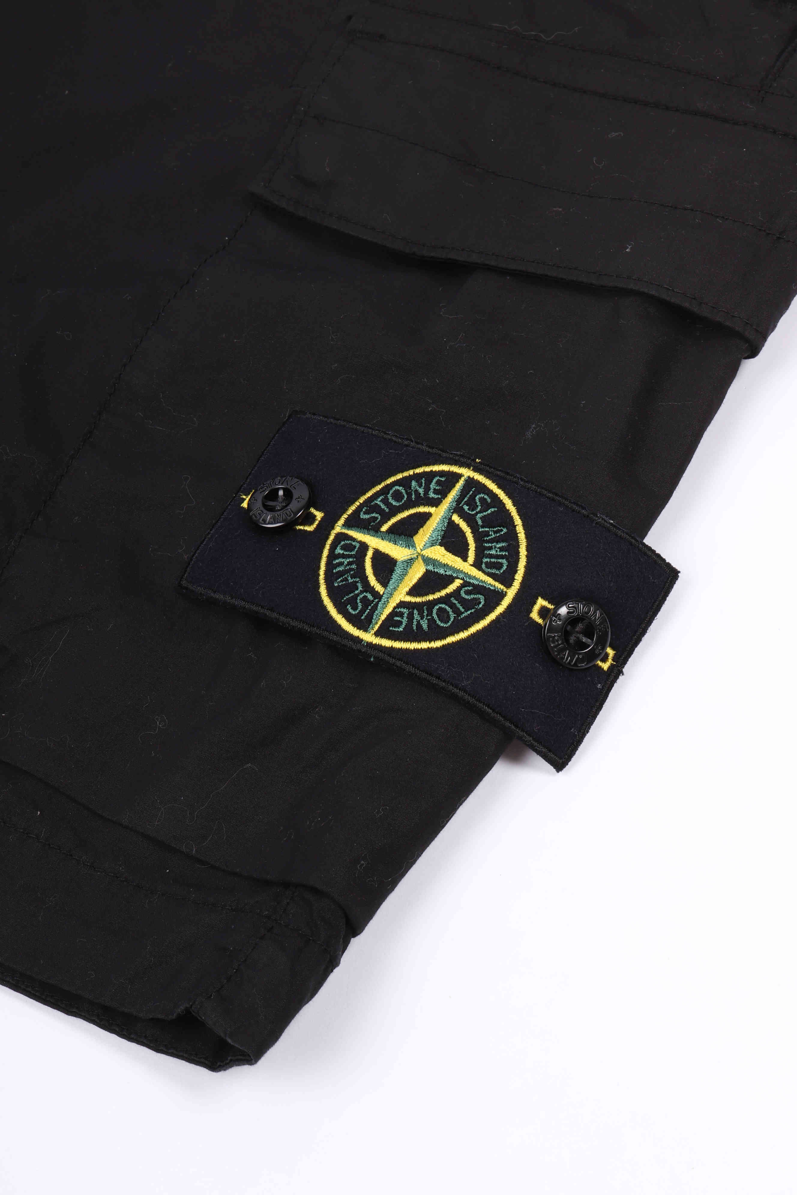 L100020 s0003 v0029 - black