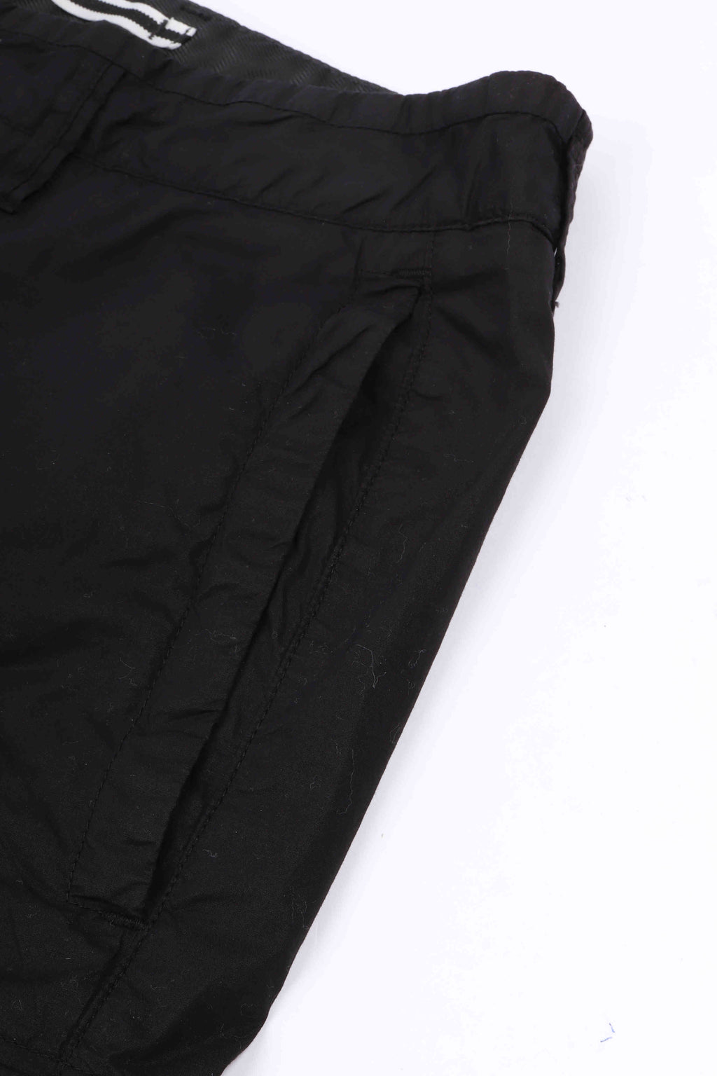 L100020 s0003 v0029 - black