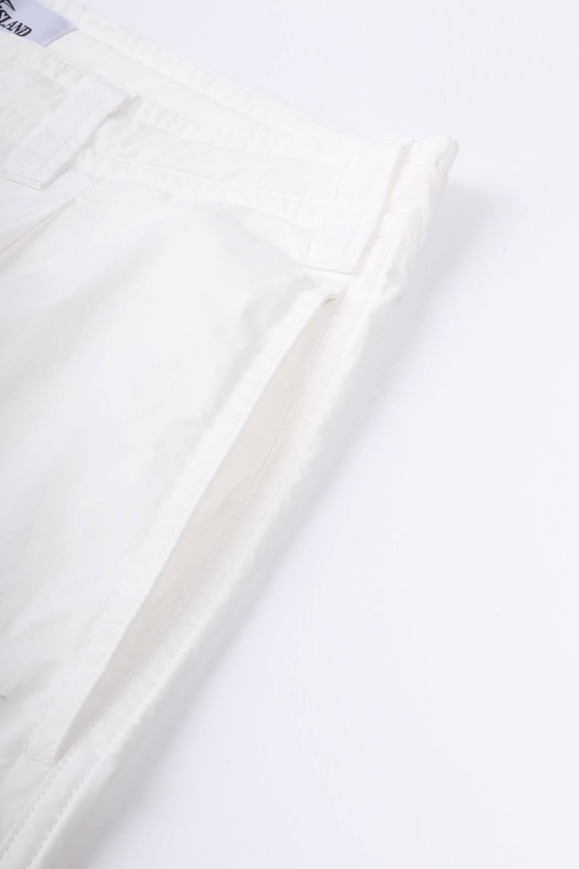 8015l04x3 v0001 - white