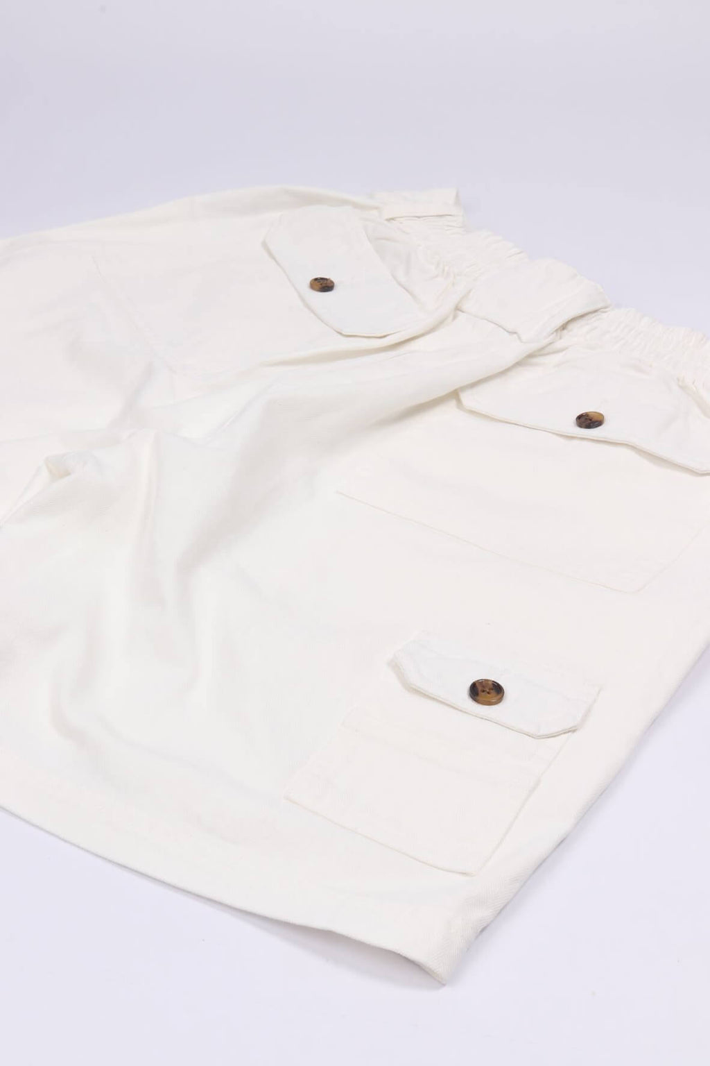 Pocket short white