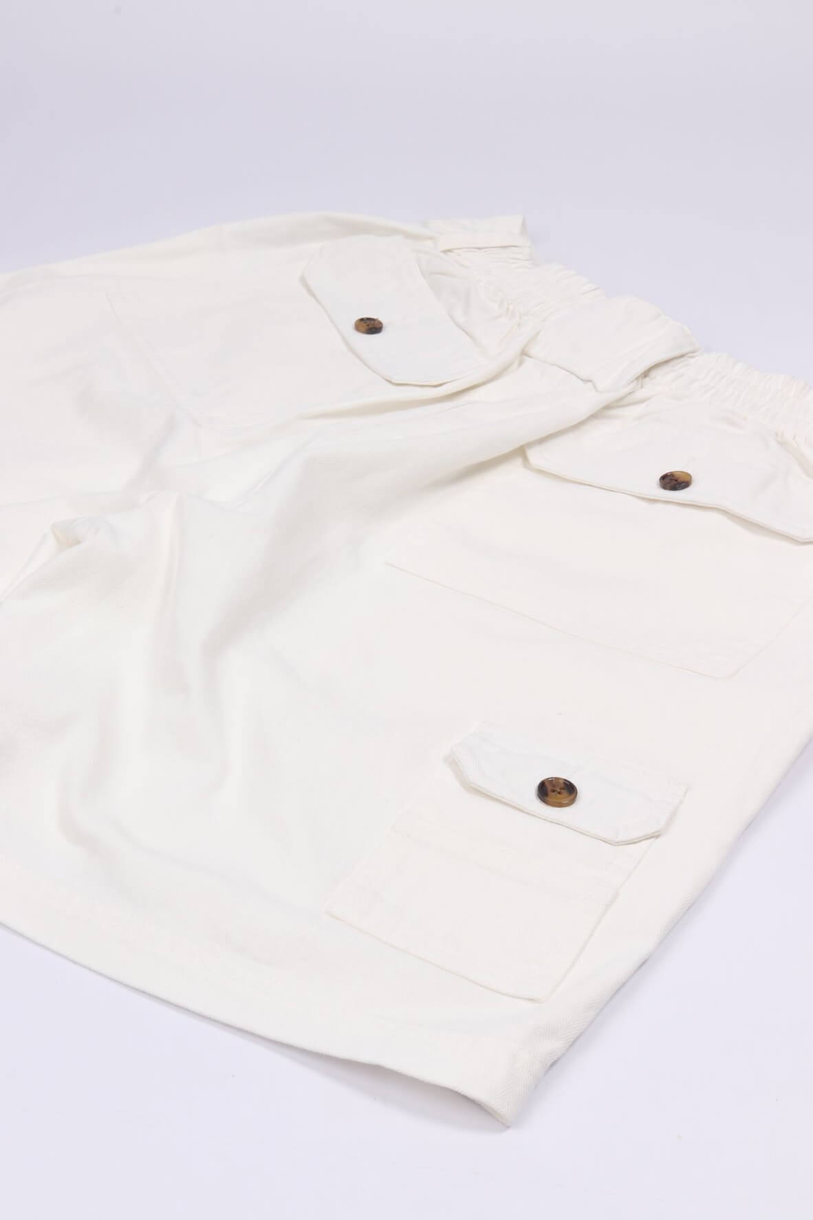 Pocket short white