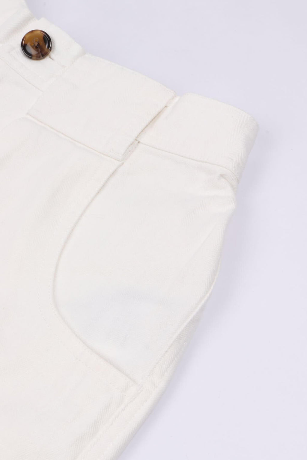 Pocket short white