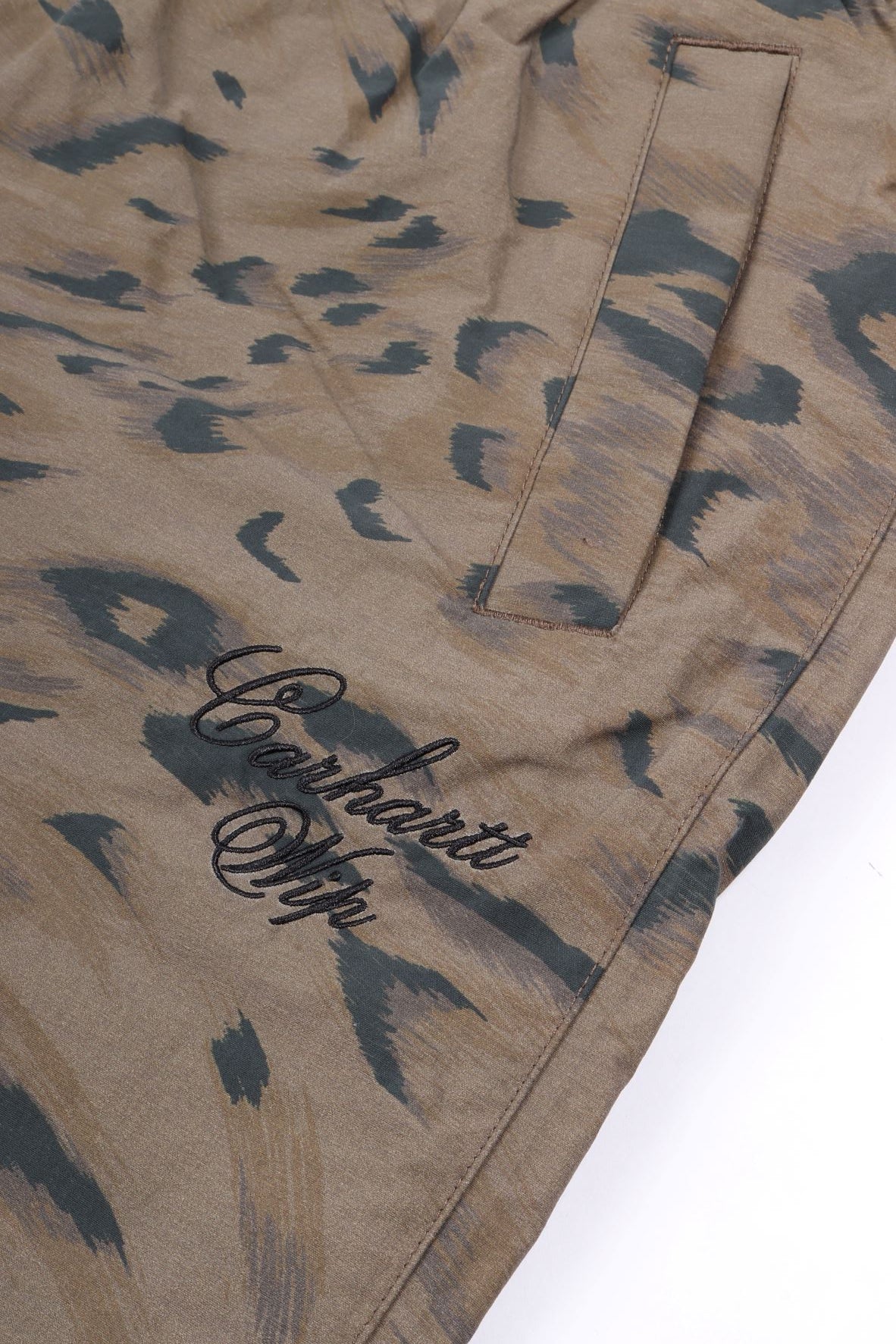 Travon short duck feather prt