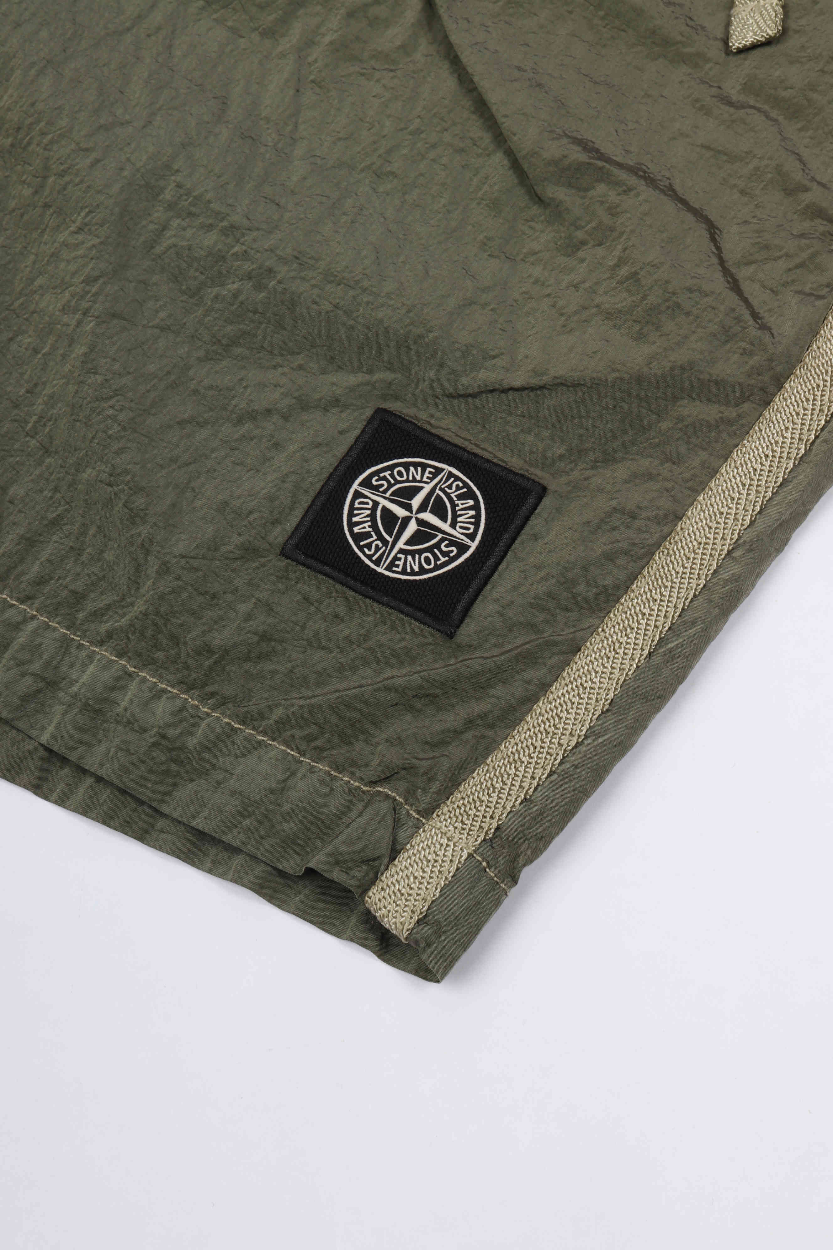 B100003 s0043 v005g - miltary