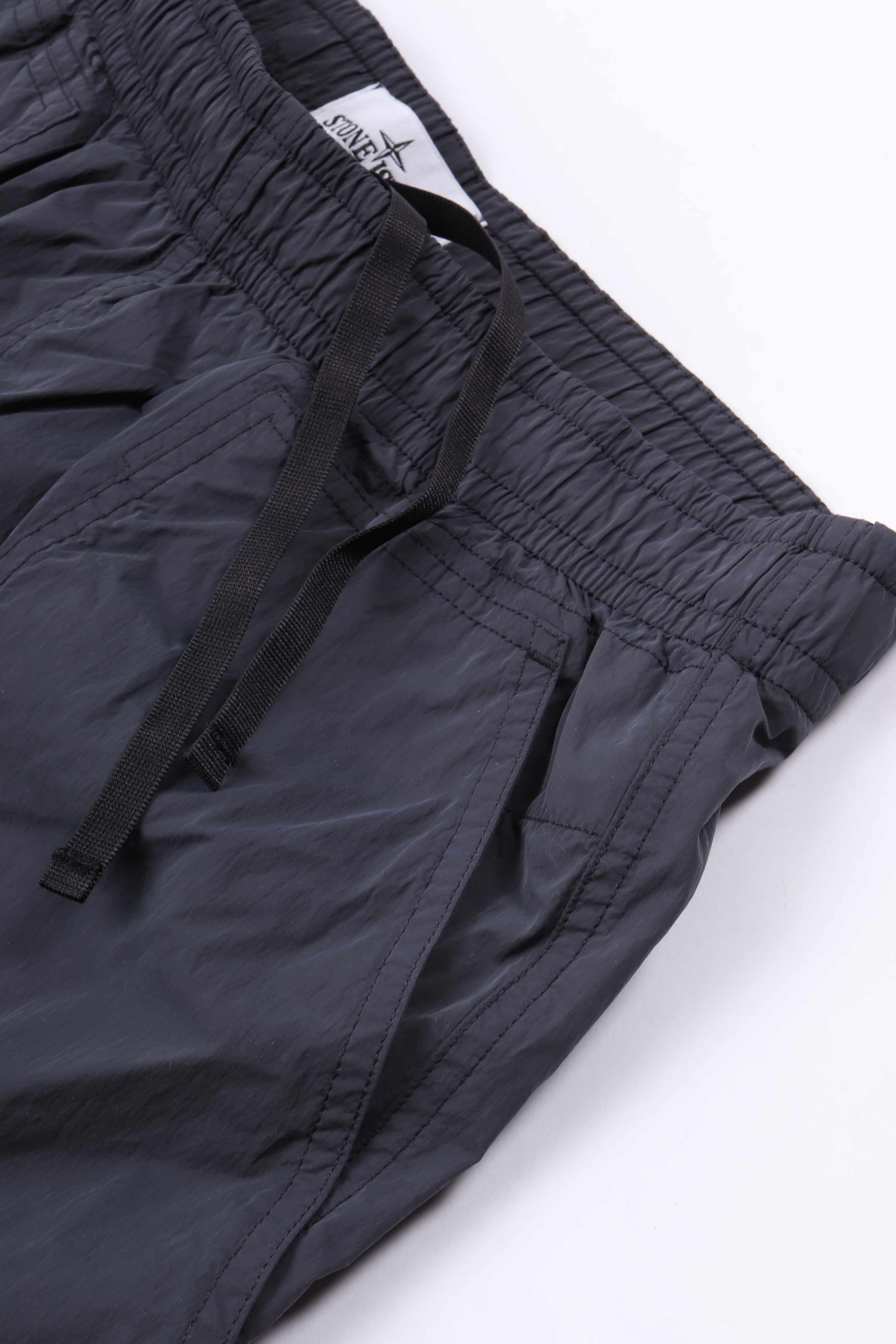 B100007 s0367 v002d - blue grey