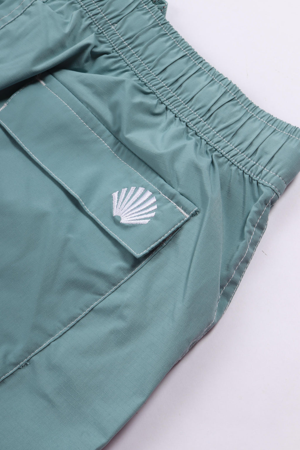 Contrast swimshort pool