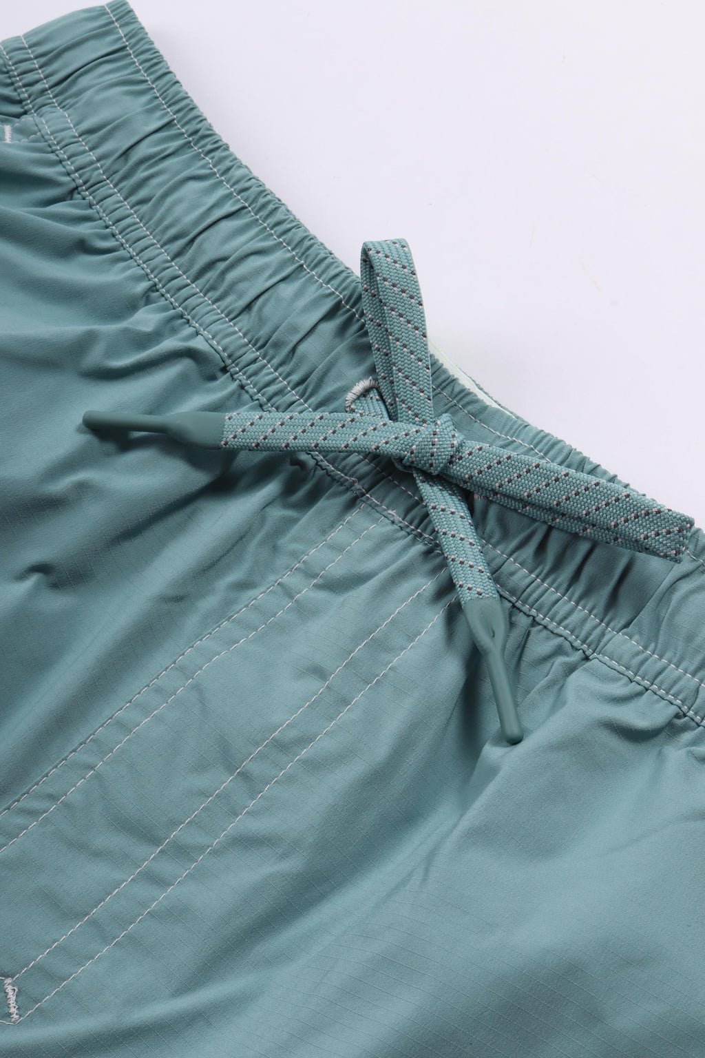 Contrast swimshort pool