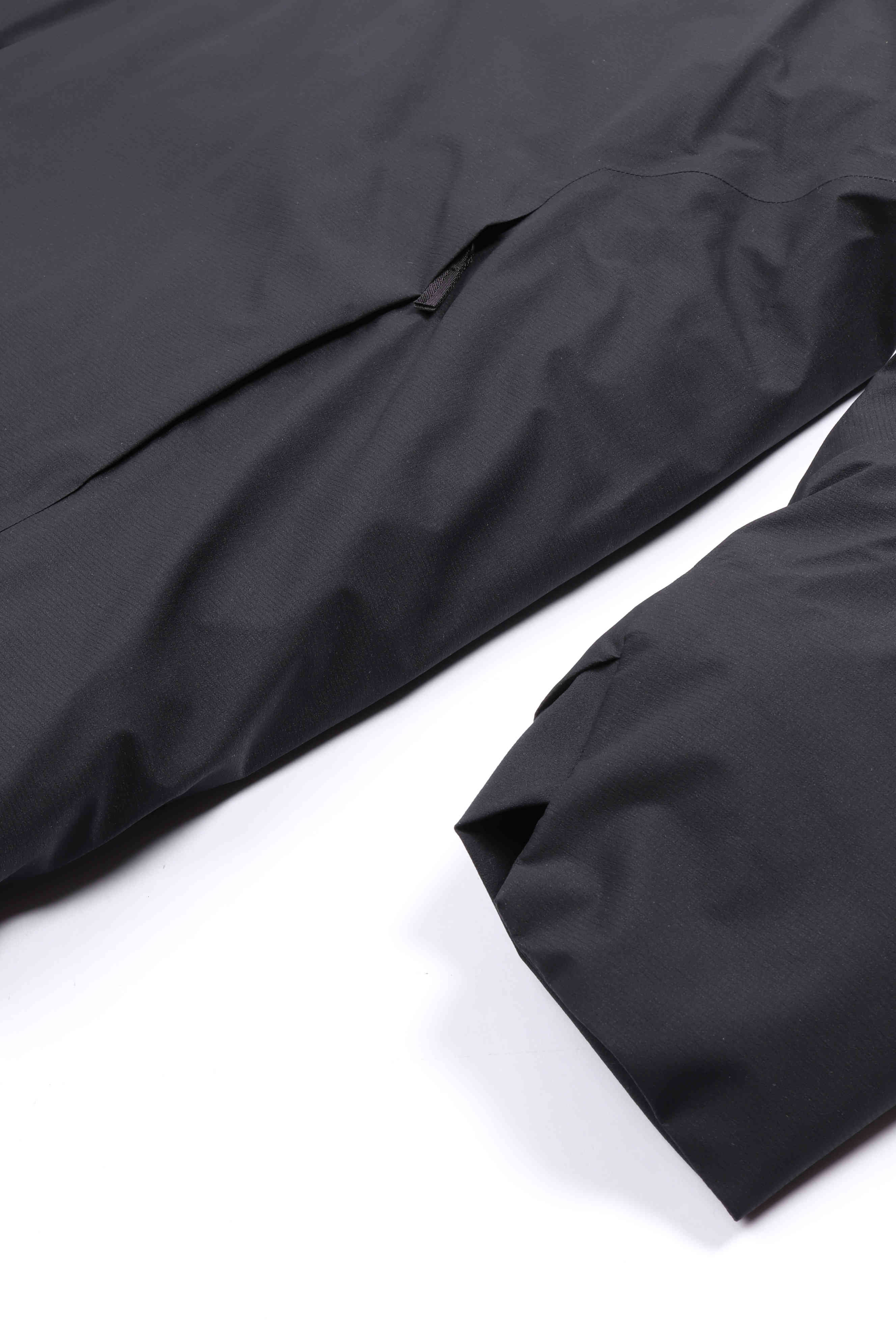 Altus down jkt black