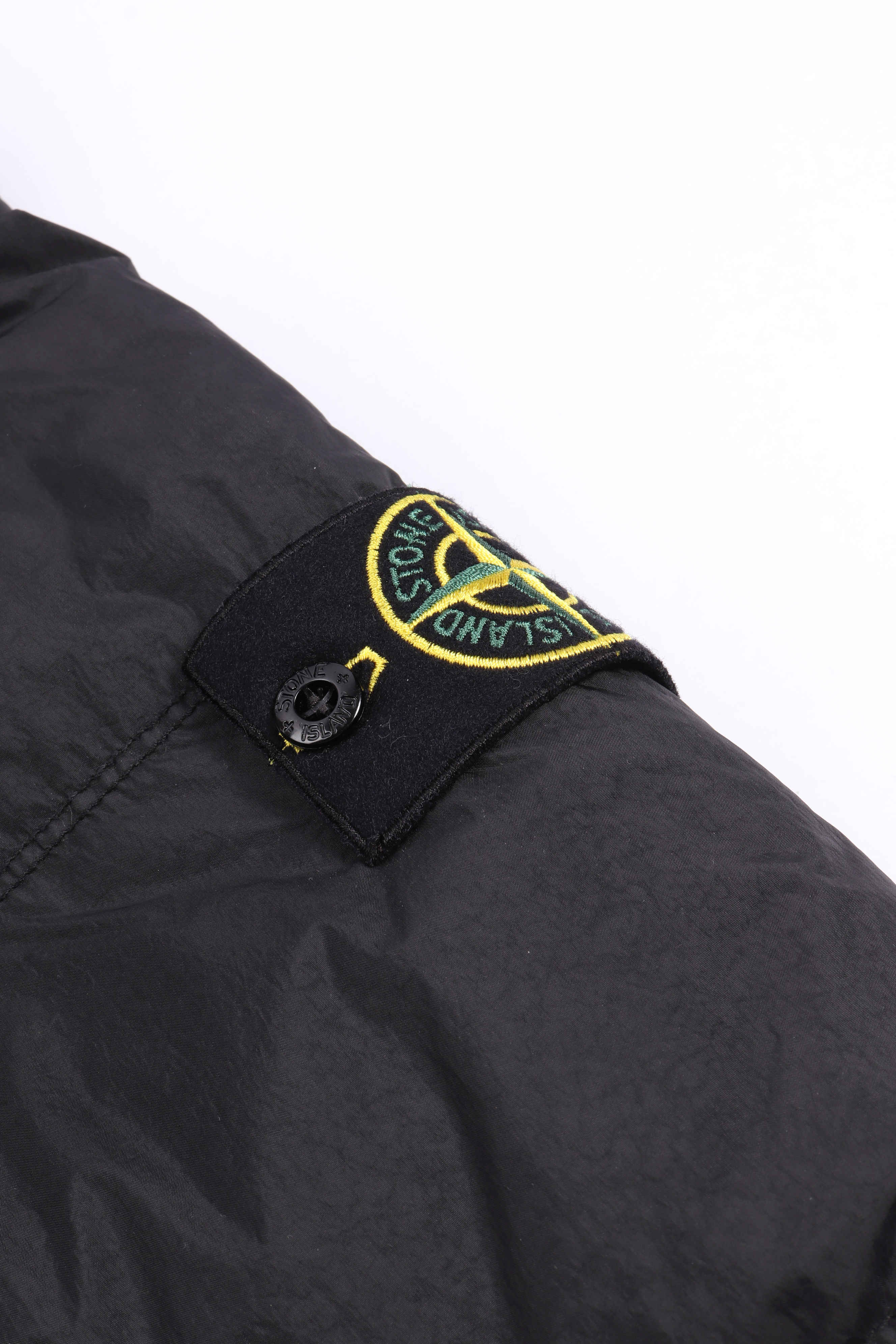 4100012 s0a23 v0029 - black