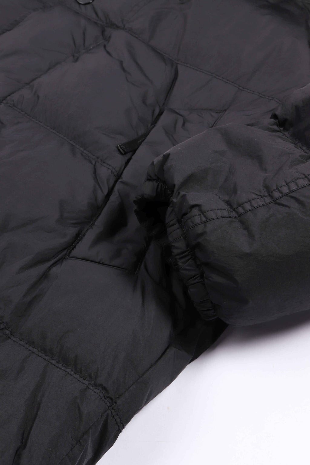 4100012 s0a23 v0029 - black