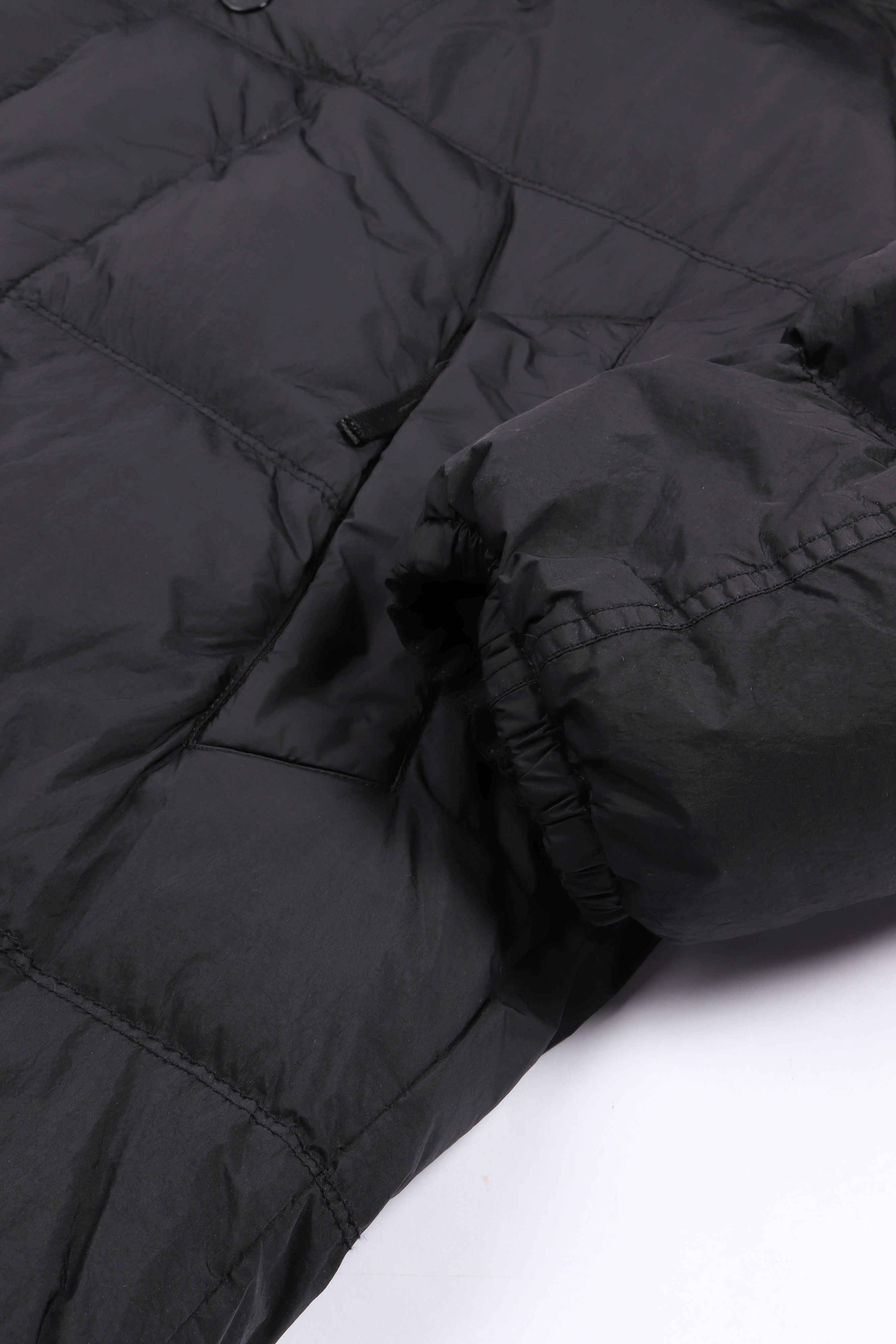 4100012 s0a23 v0029 - black