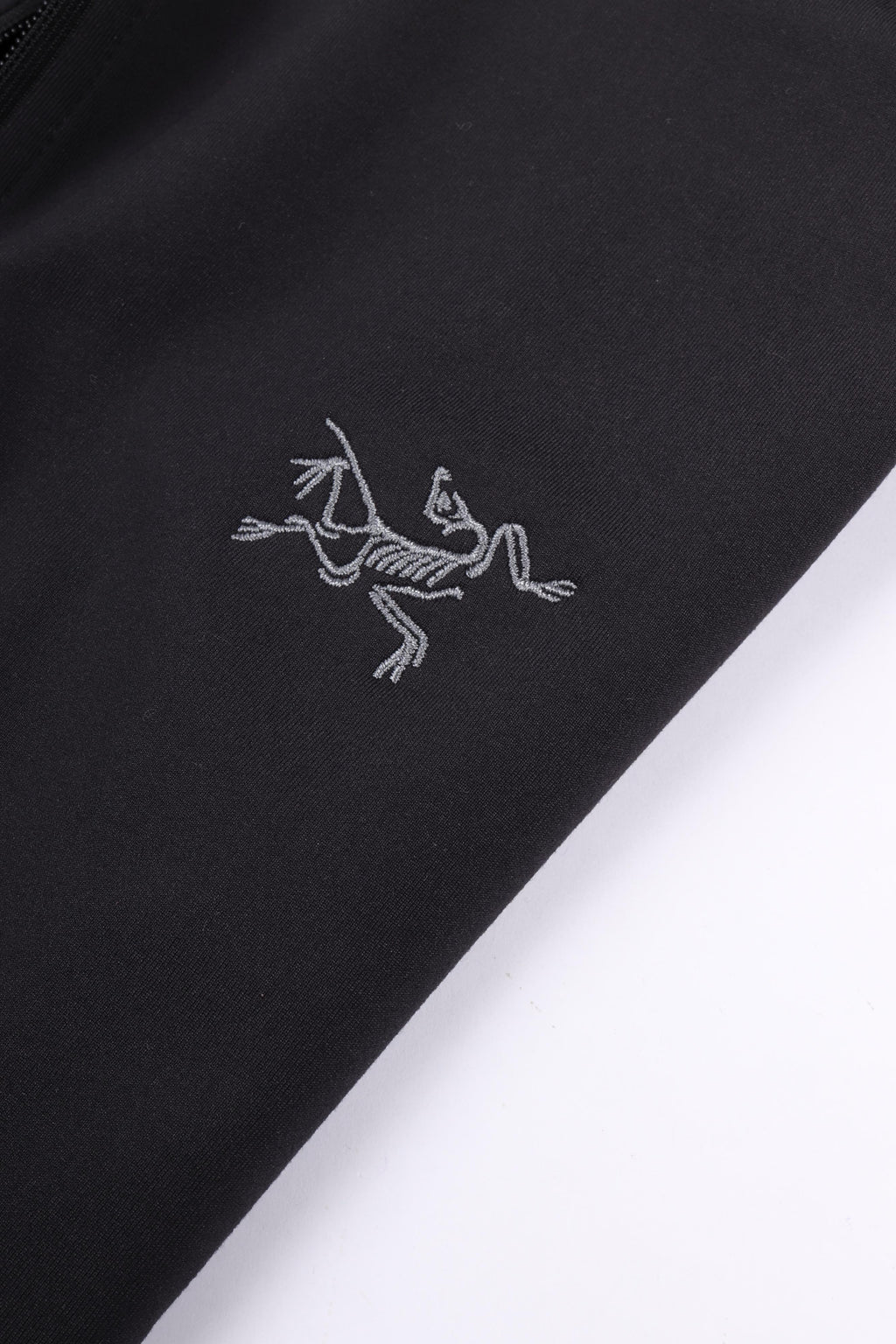 Kyanite lightweight jacket black