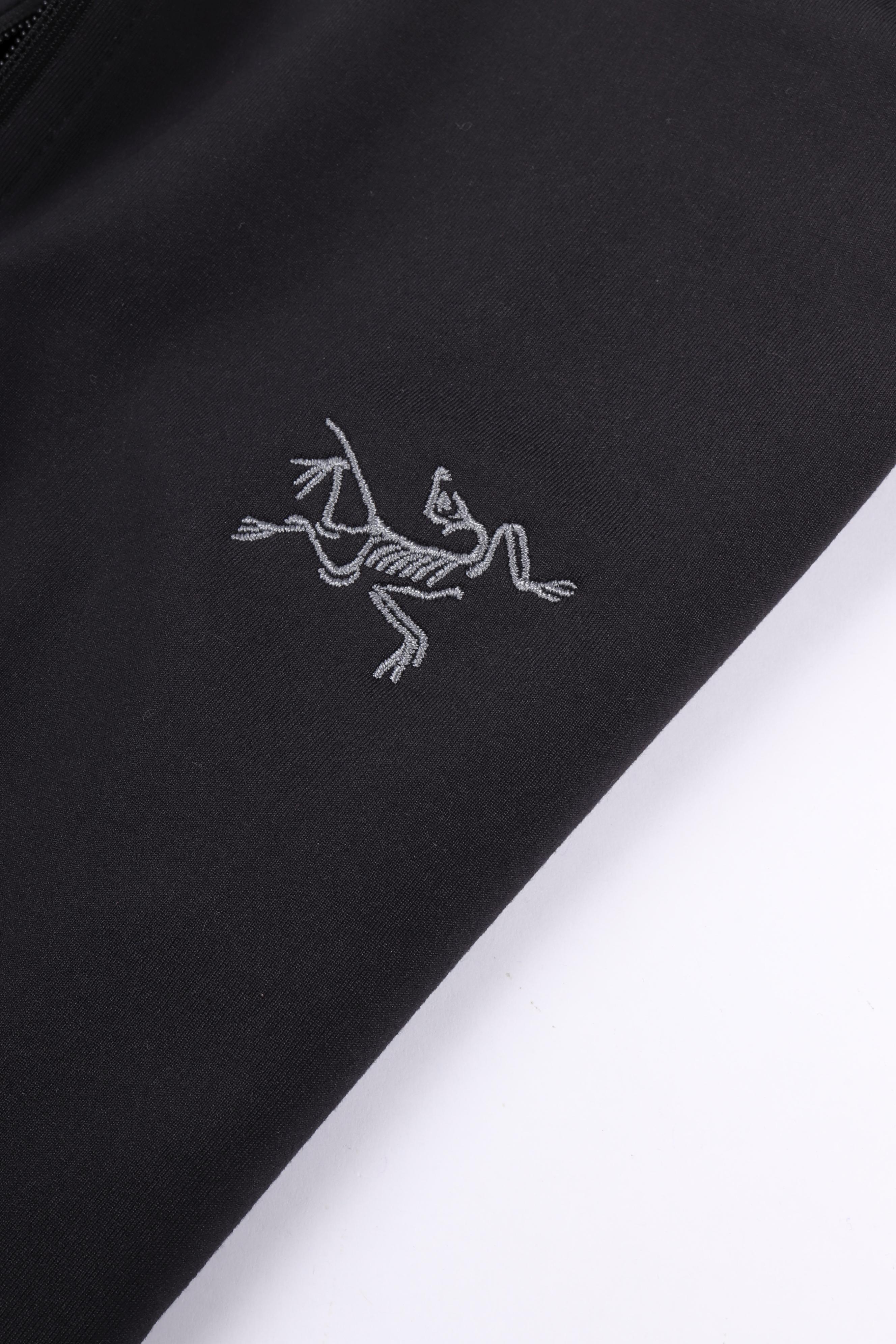 Kyanite lightweight jacket black