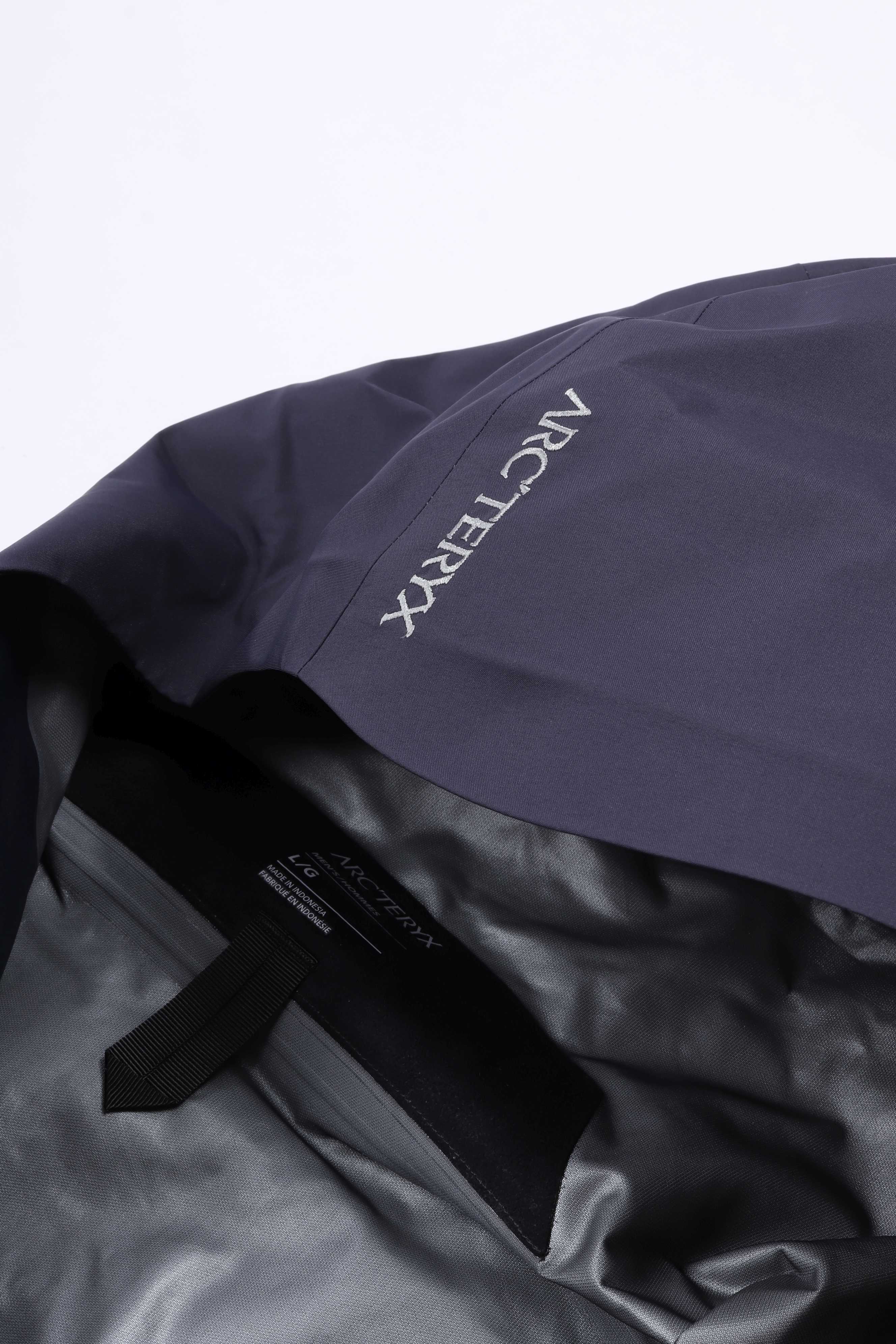 Beta jacket black sapphire