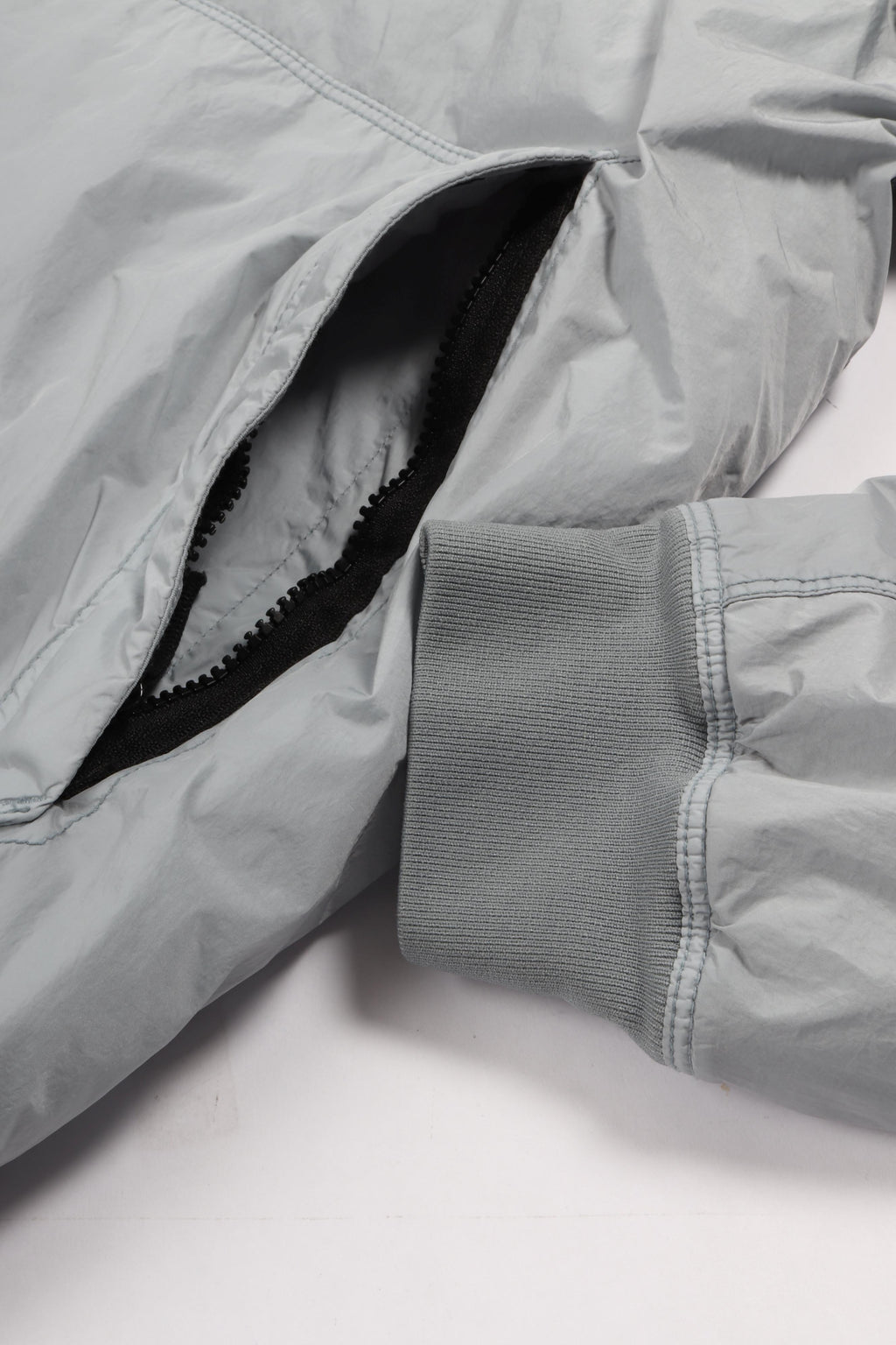 4100110 s0a23 v0049 - ash grey