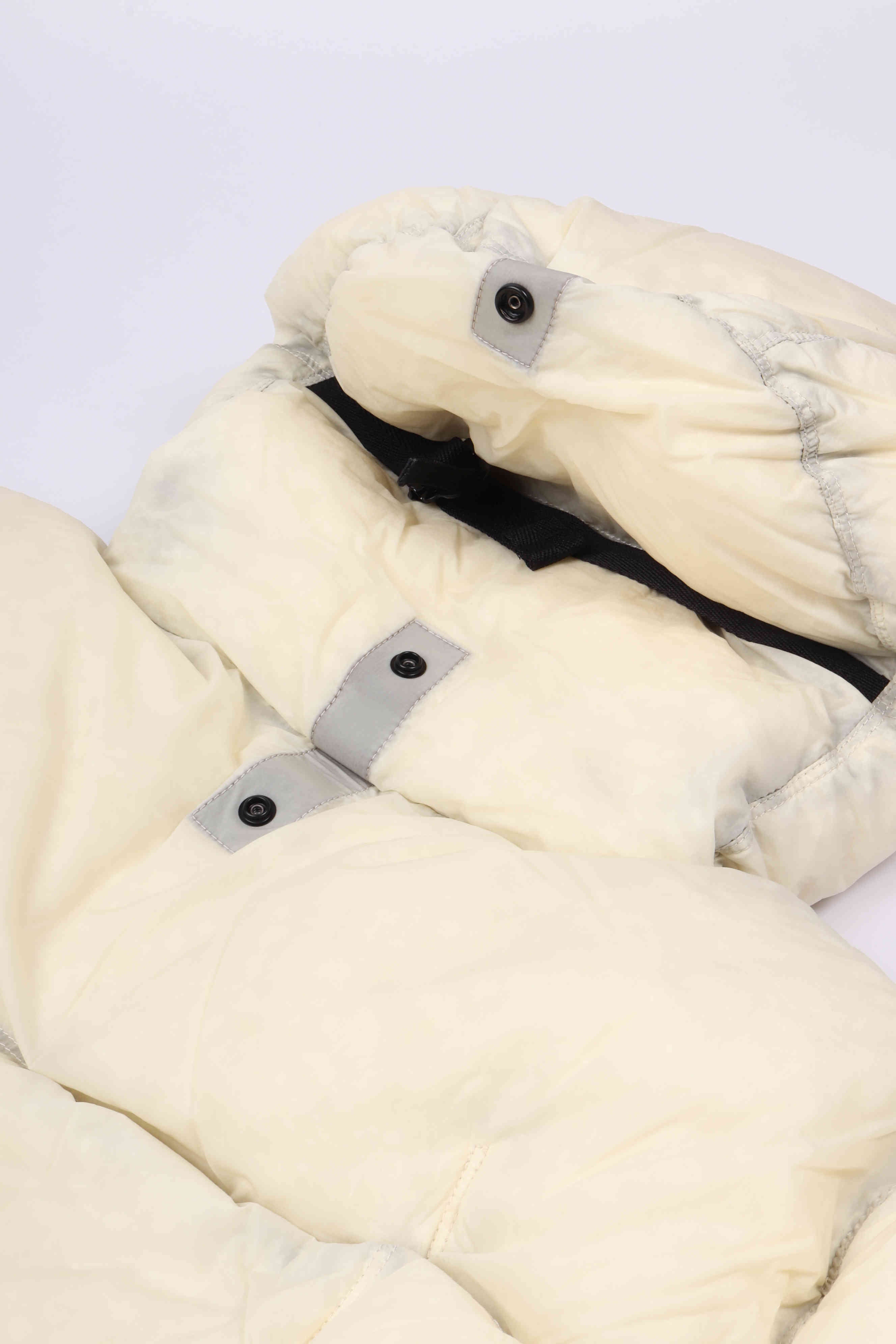4100016 s0302 v0093 - ivory