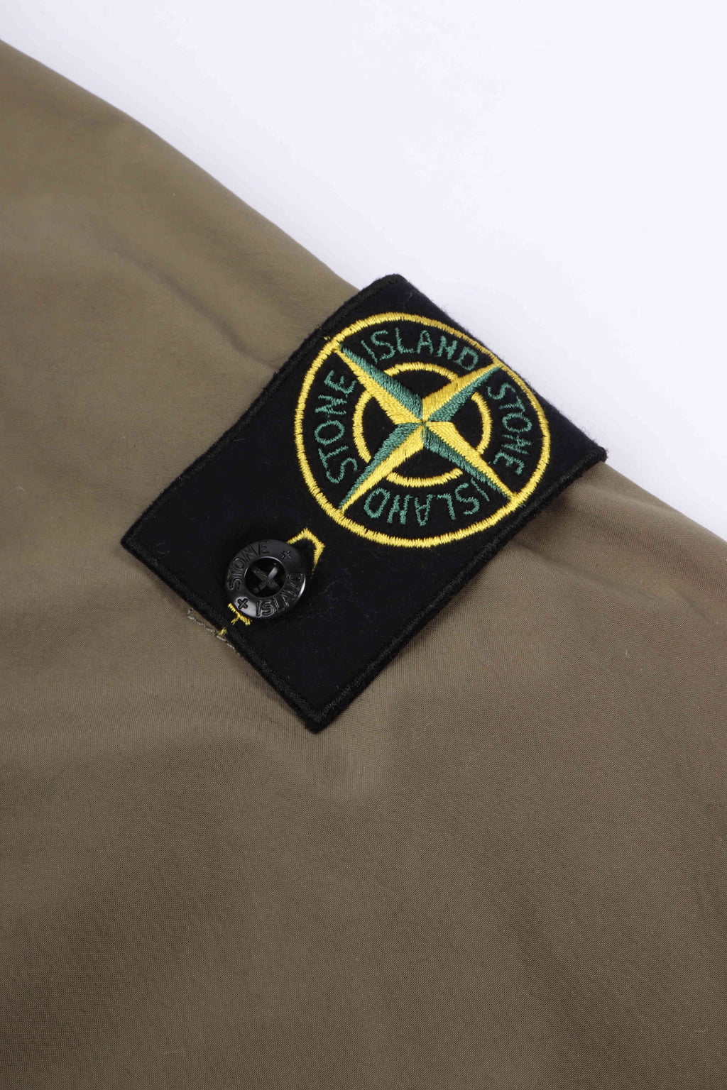 4100052 s0042 v005g - military