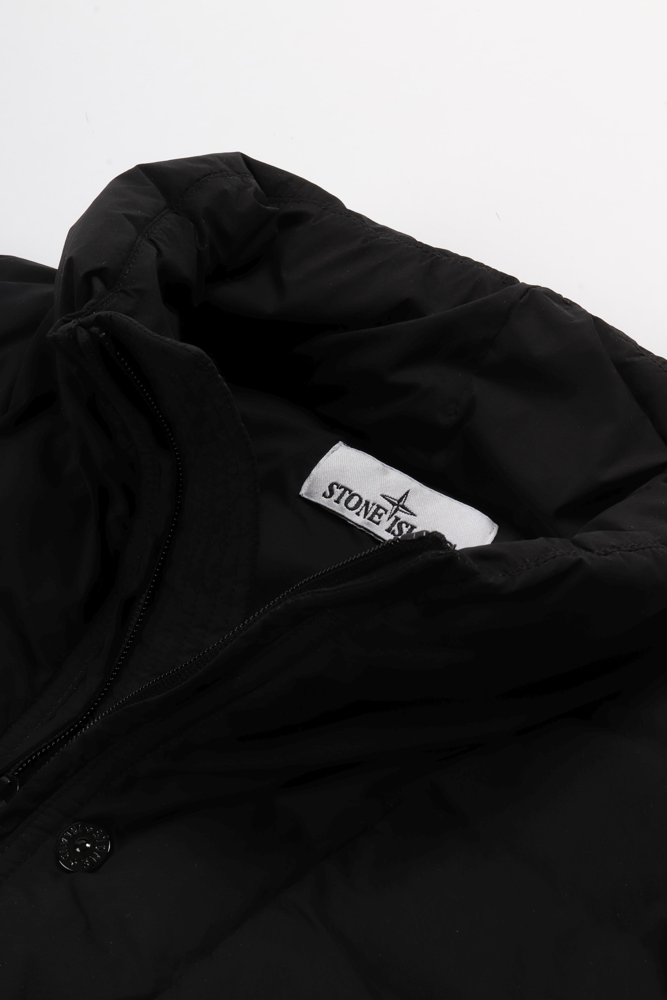 G100011 s0183 v0029 black