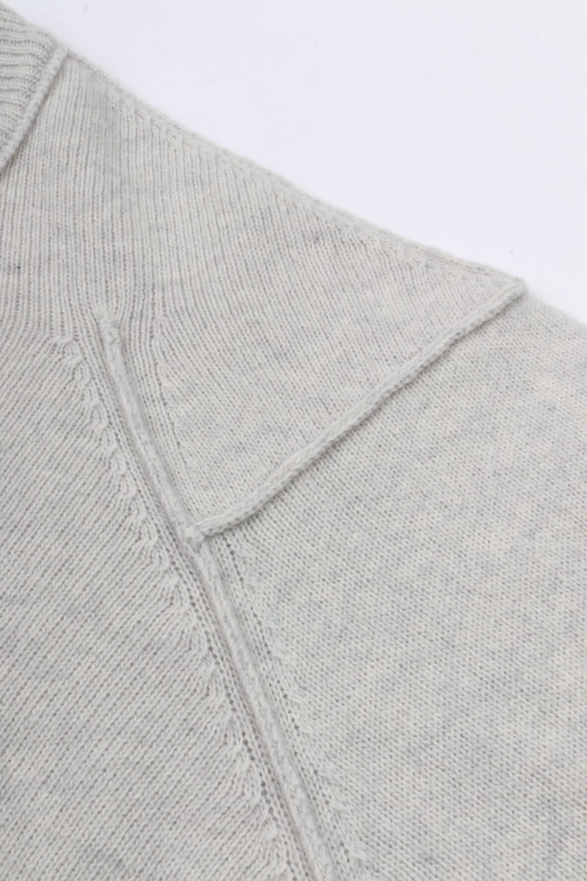 Cmkn047a m13 - off white