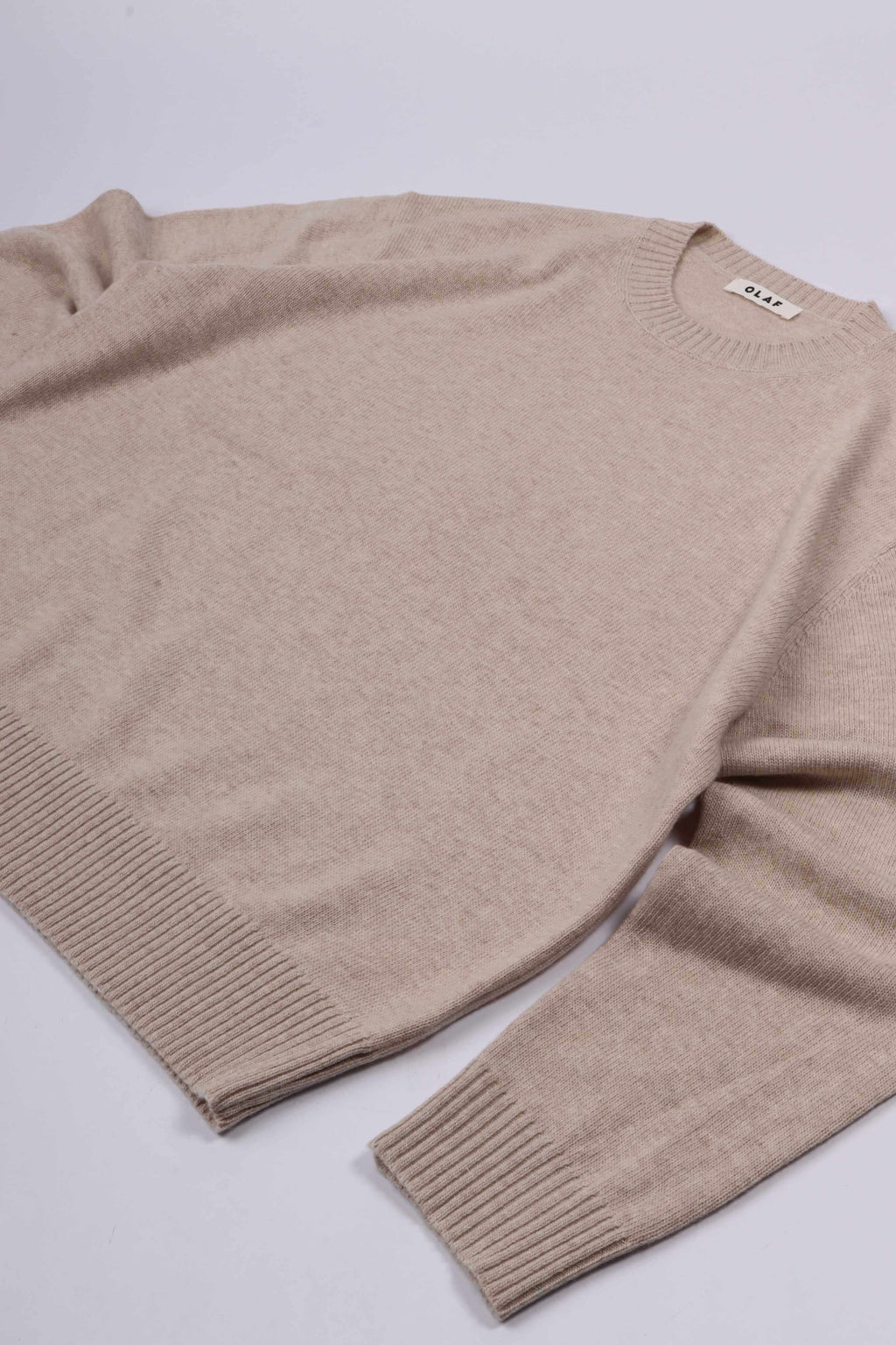 Essential knitted crewneck cement