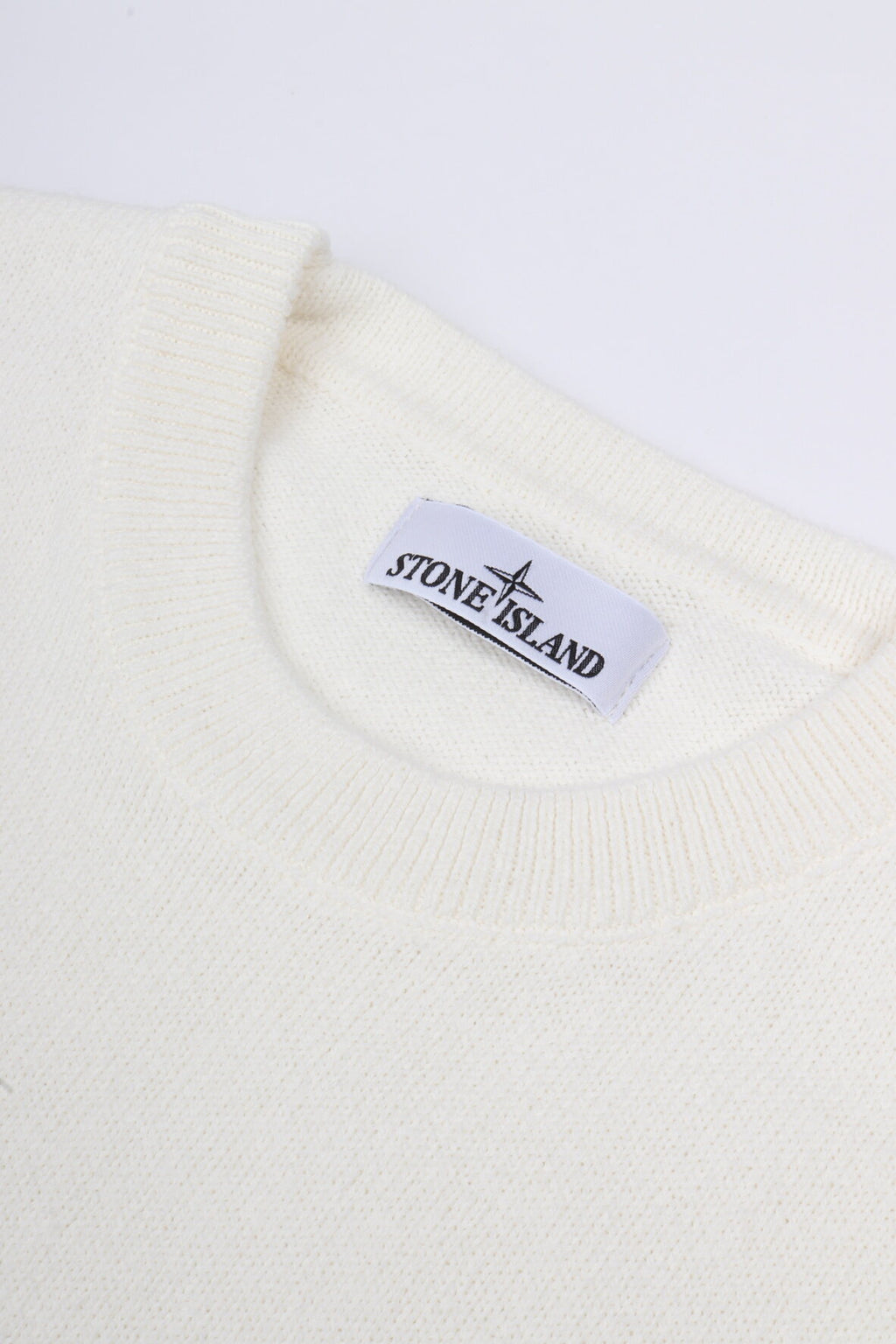 8015528d3 v0001 - white