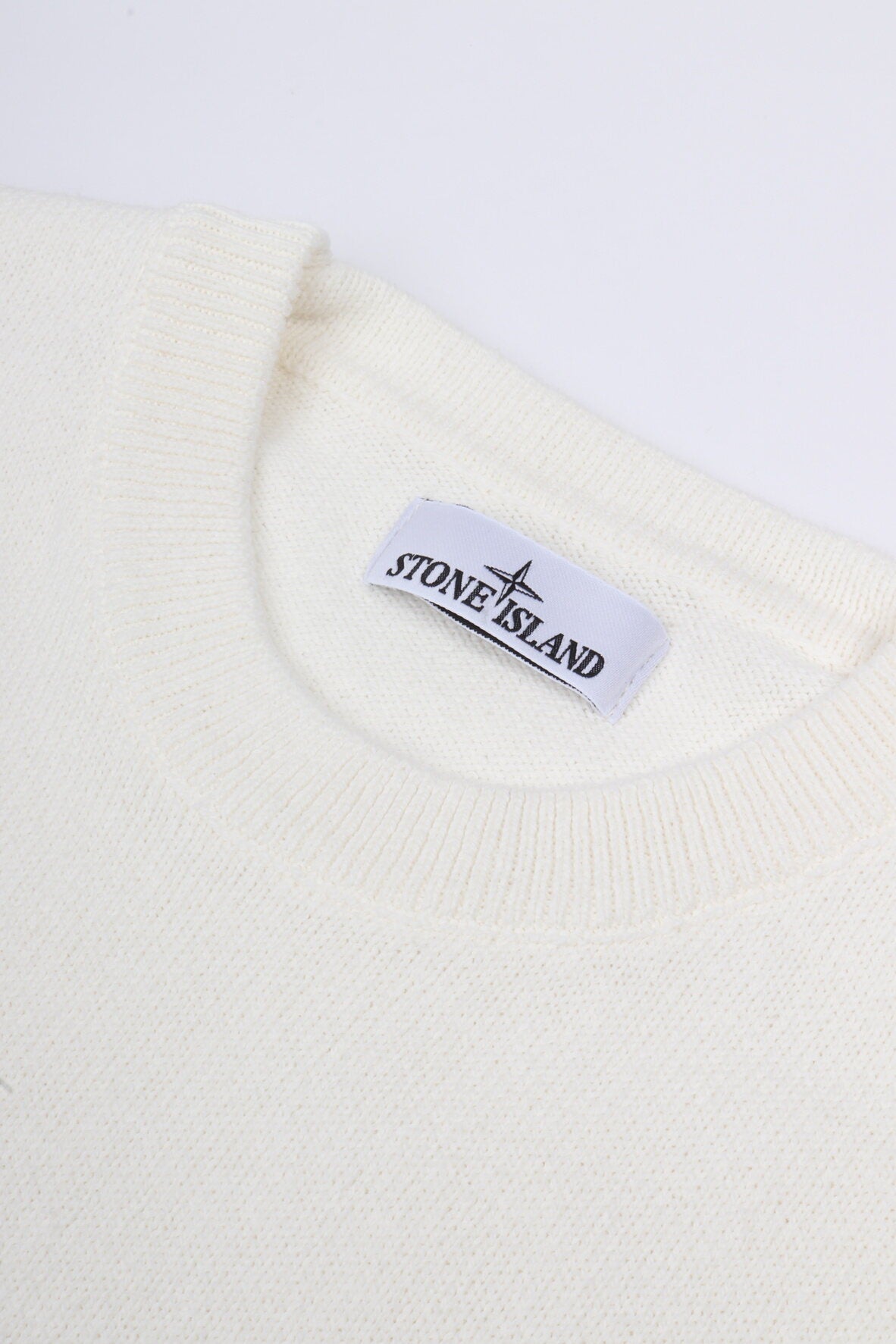8015528d3 v0001 - white