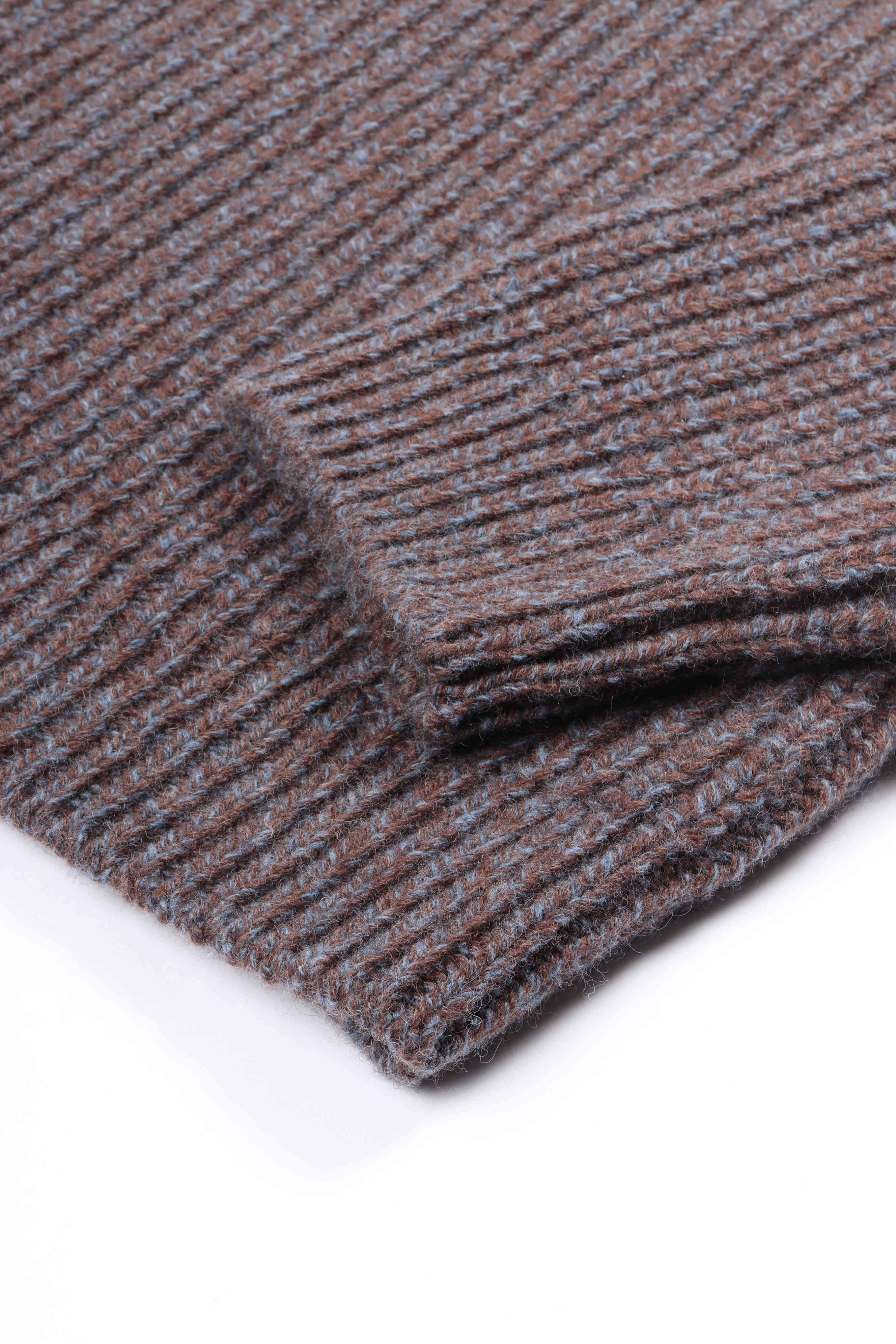 August chunky crew brown