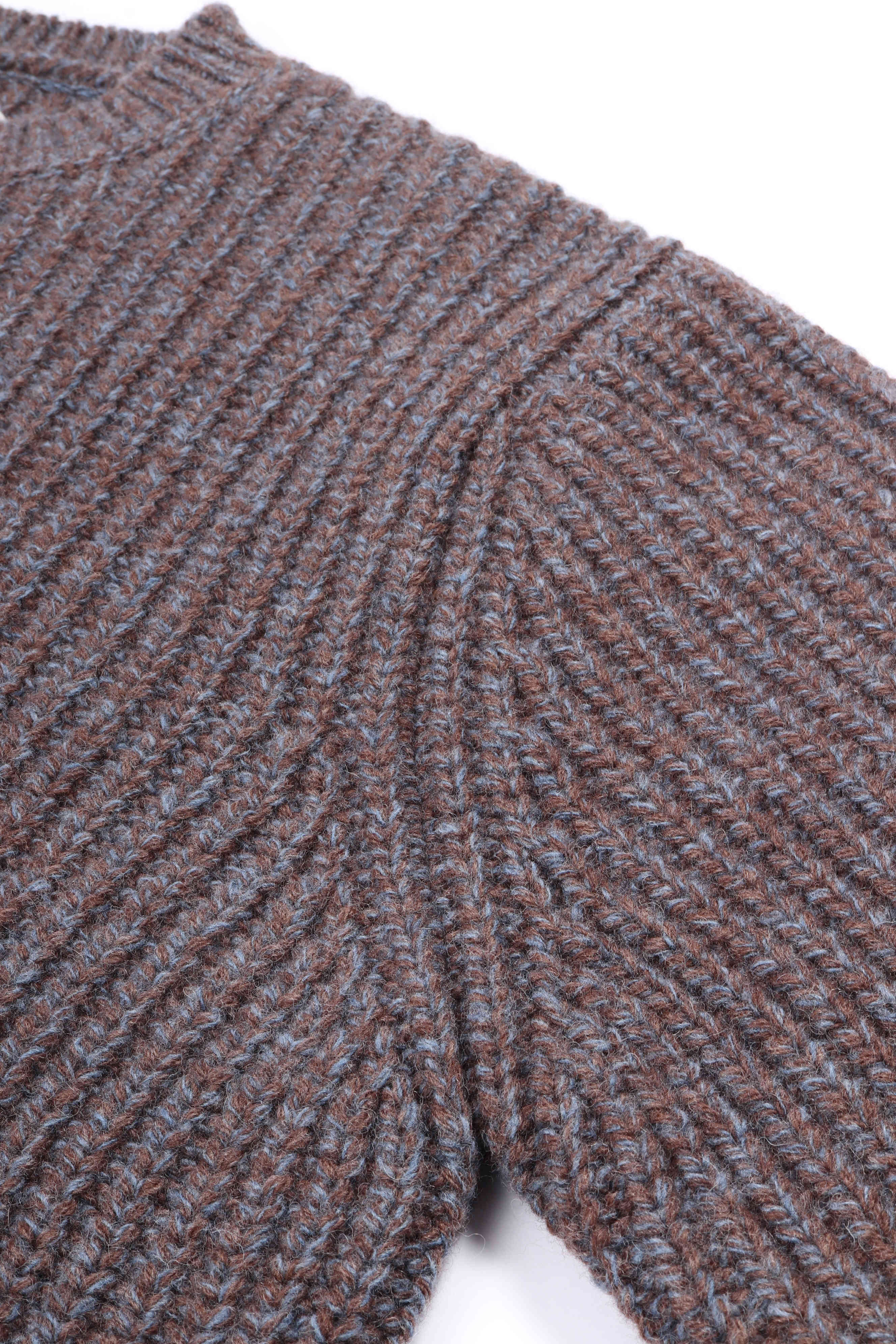 August chunky crew brown