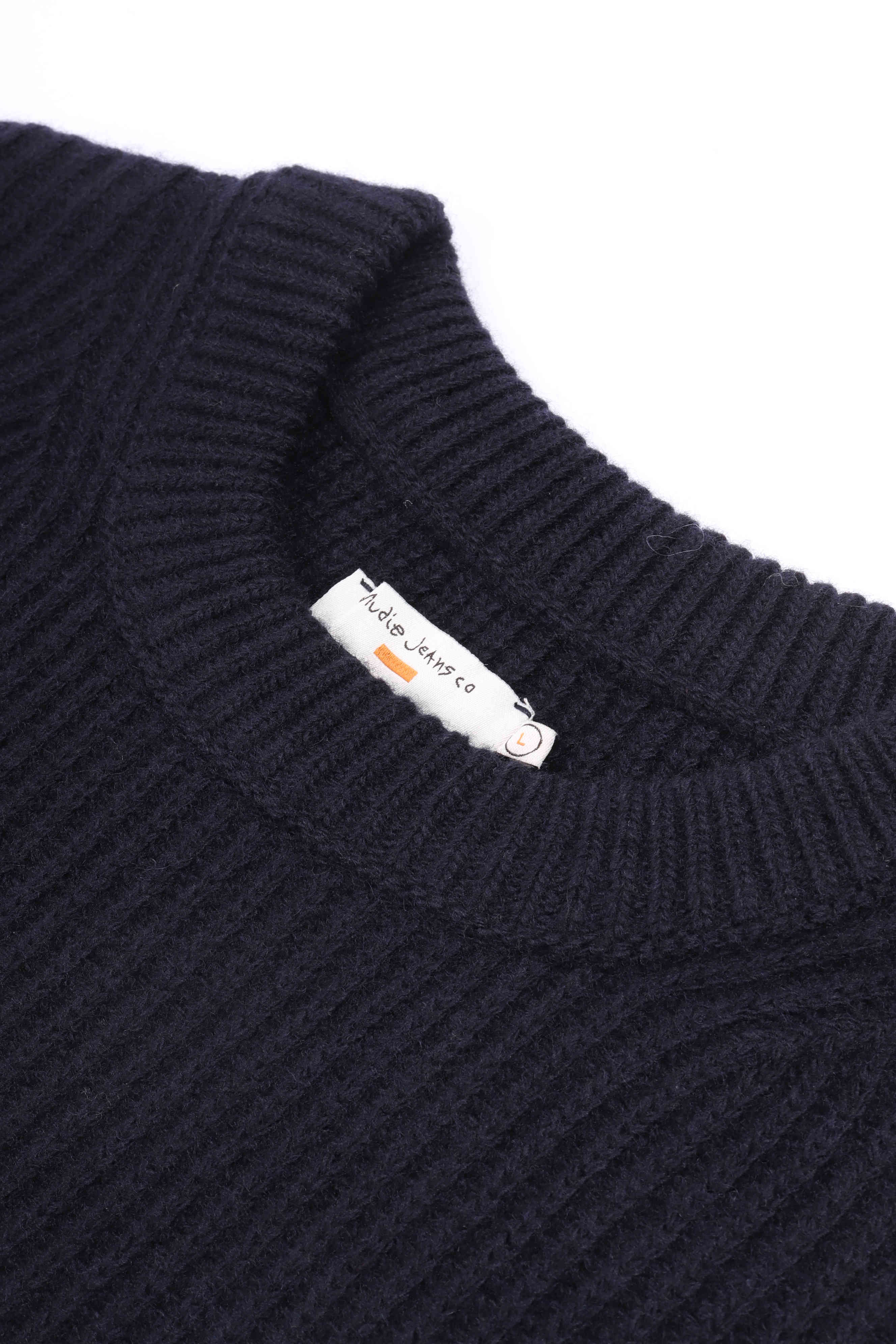 August rib navy