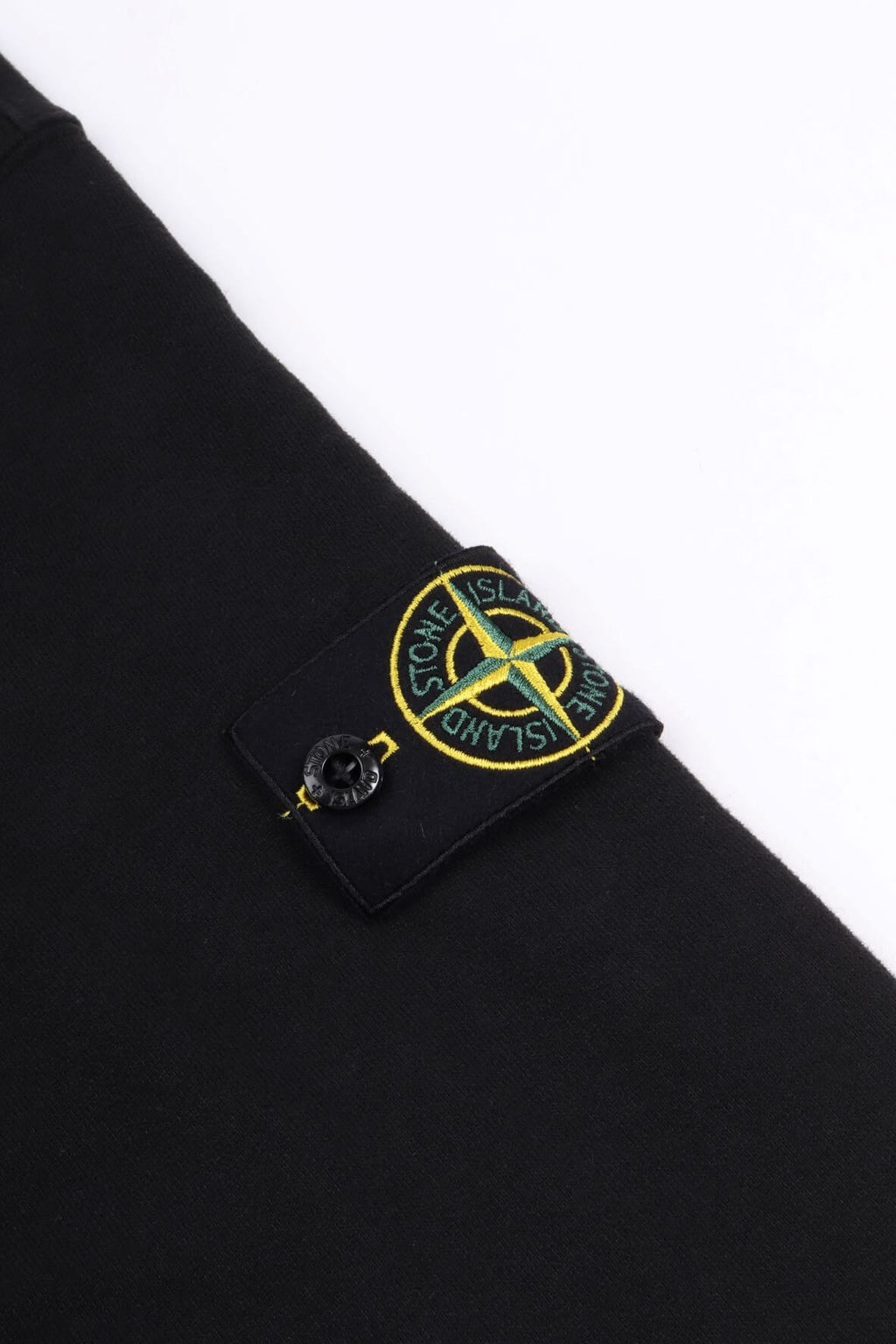 811563420 v0029 - black