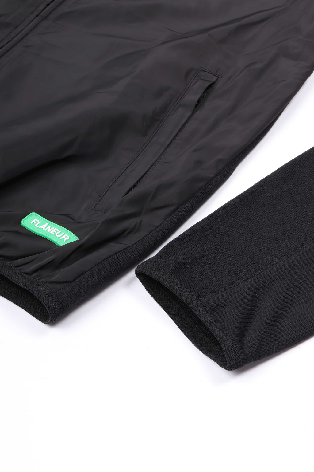 Badge tech zip up black