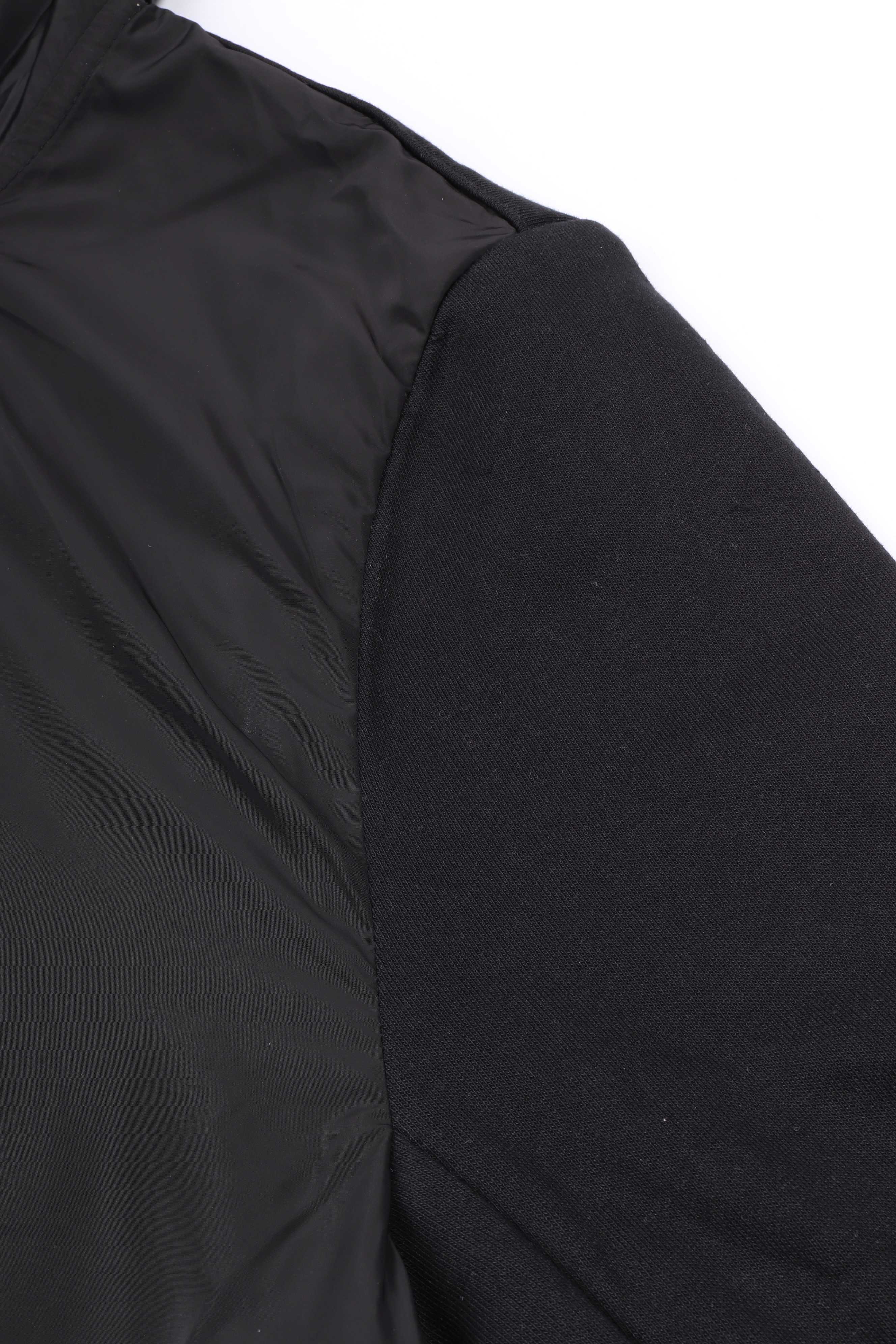 Badge tech zip up black