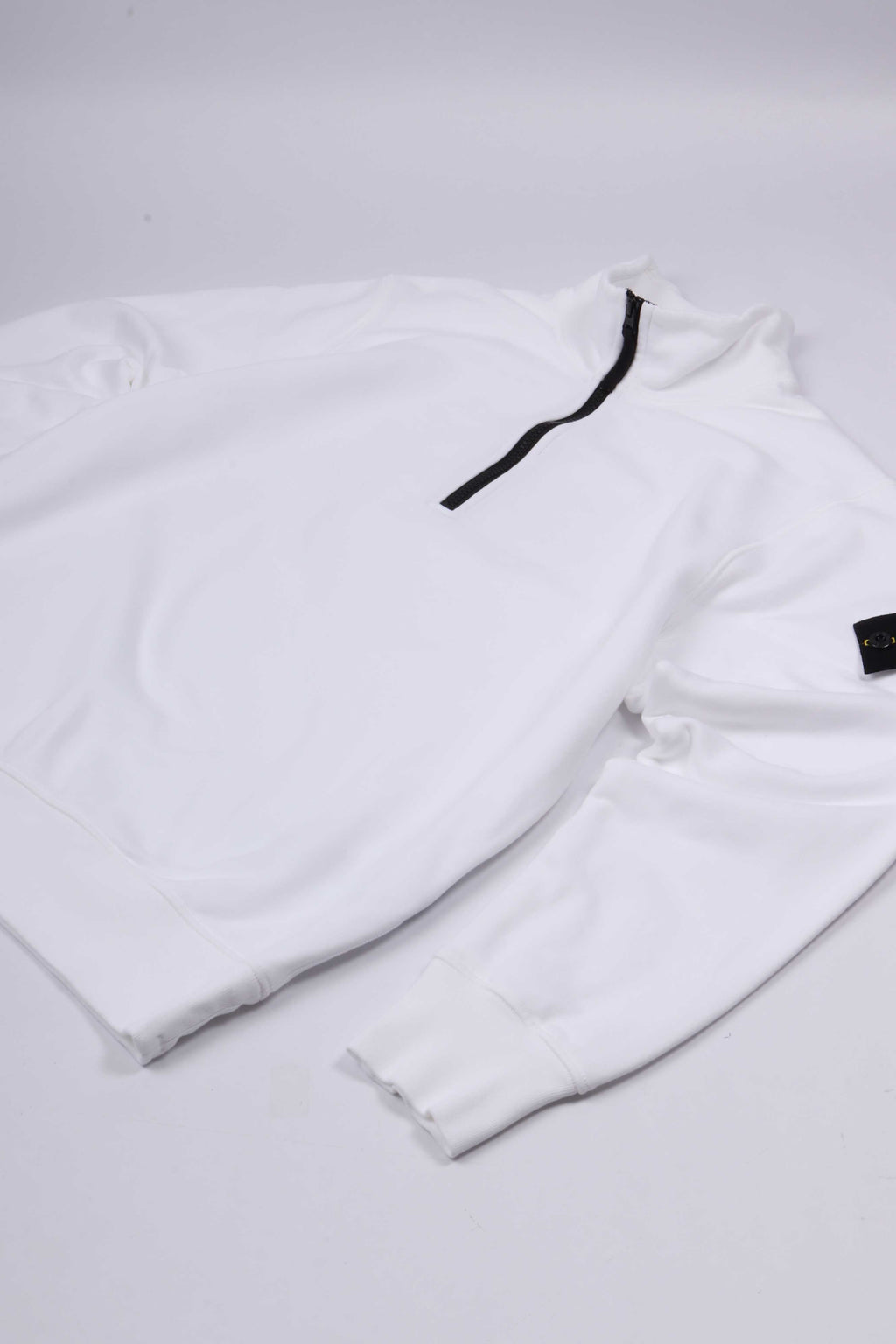 6100070 s0051 v0001 - white
