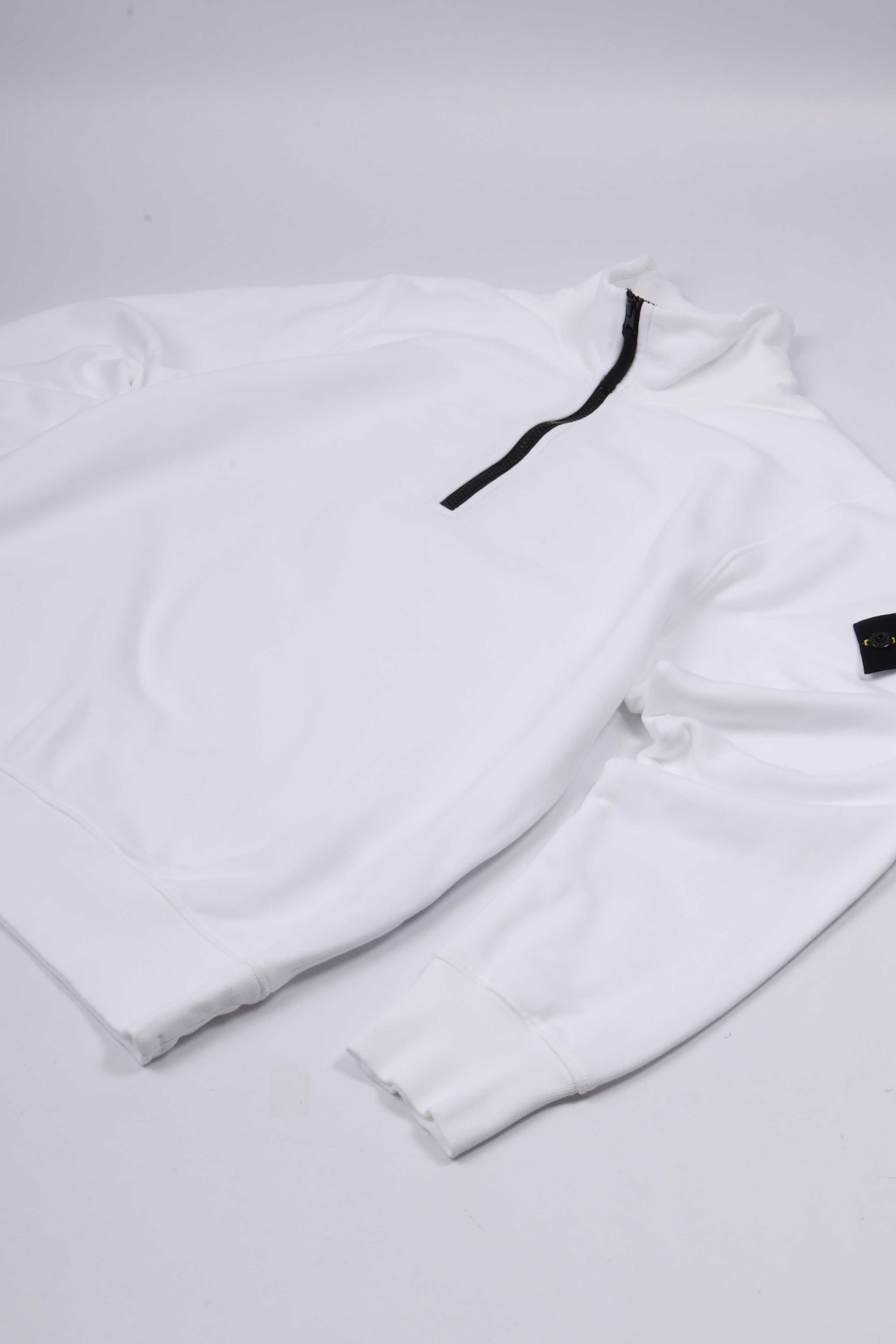 6100070 s0051 v0001 - white