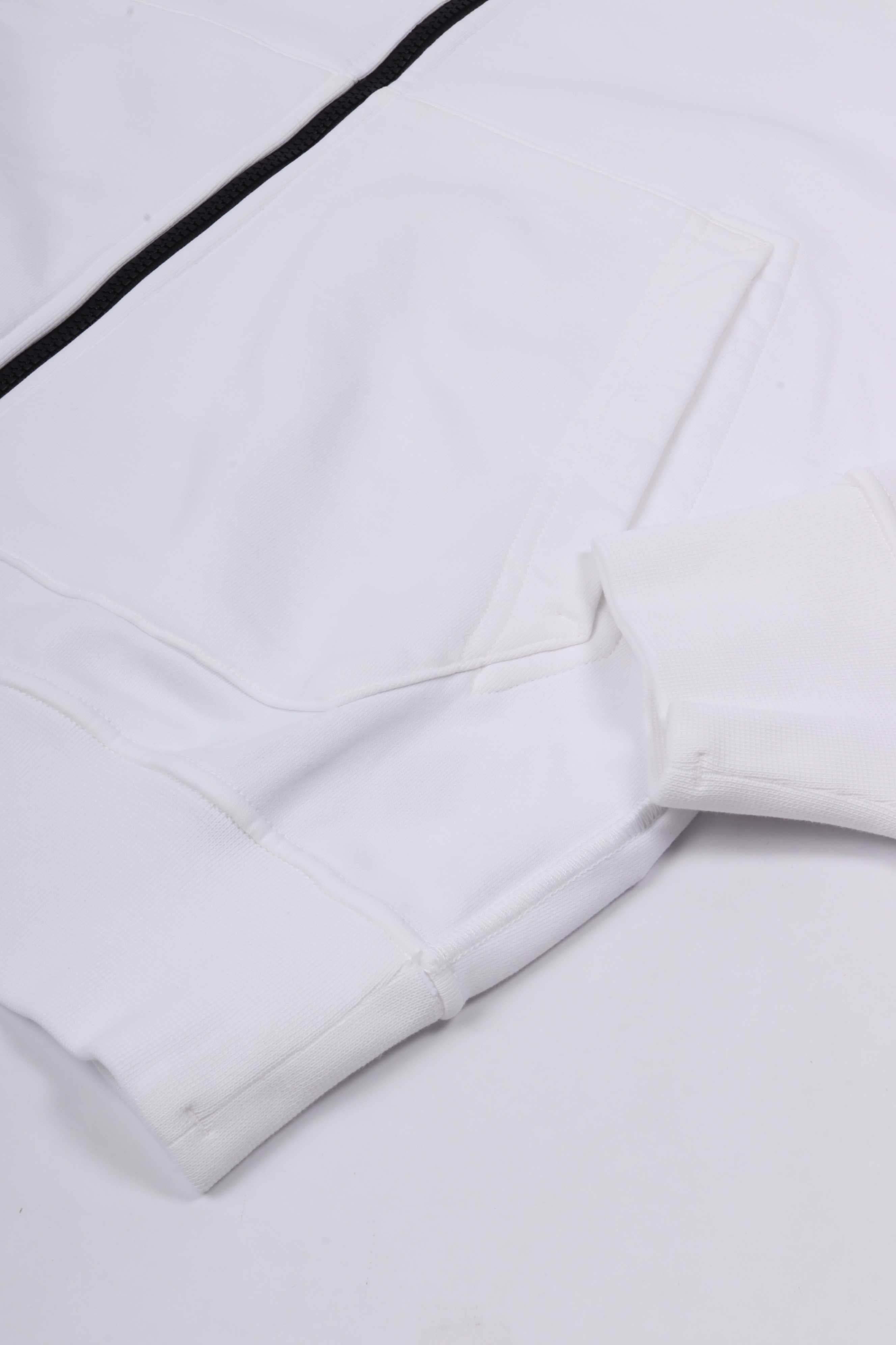6100063 s0051 v0001 - white