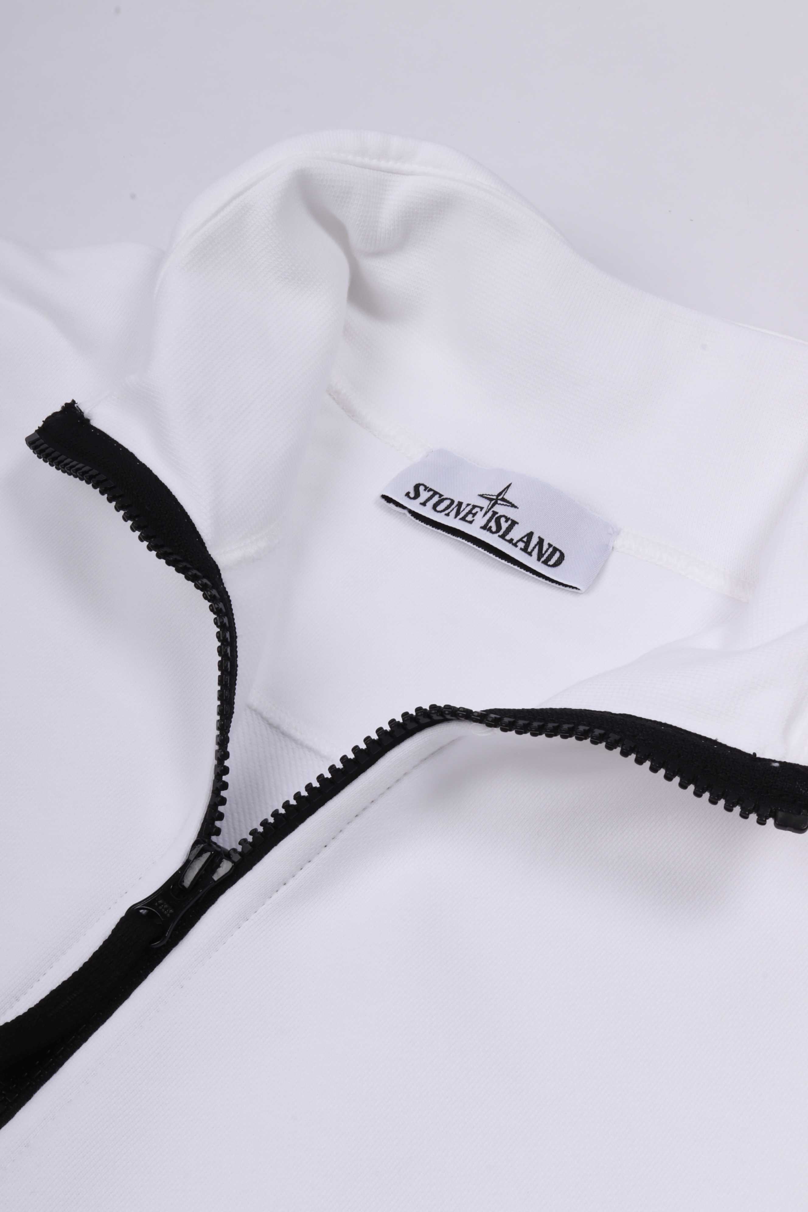 6100063 s0051 v0001 - white