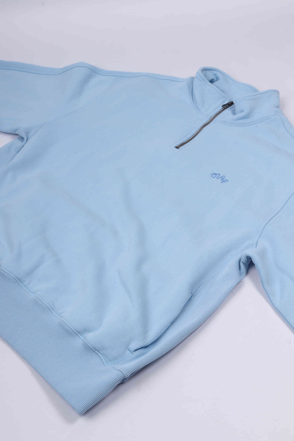 Signature zip mock open air