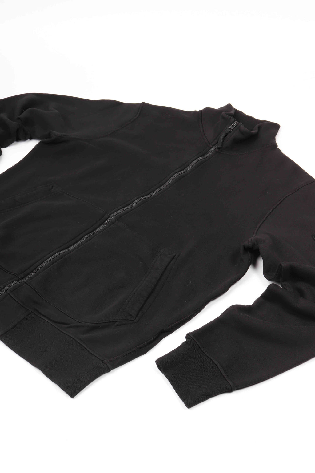 6100063 s0051 v0029 - black