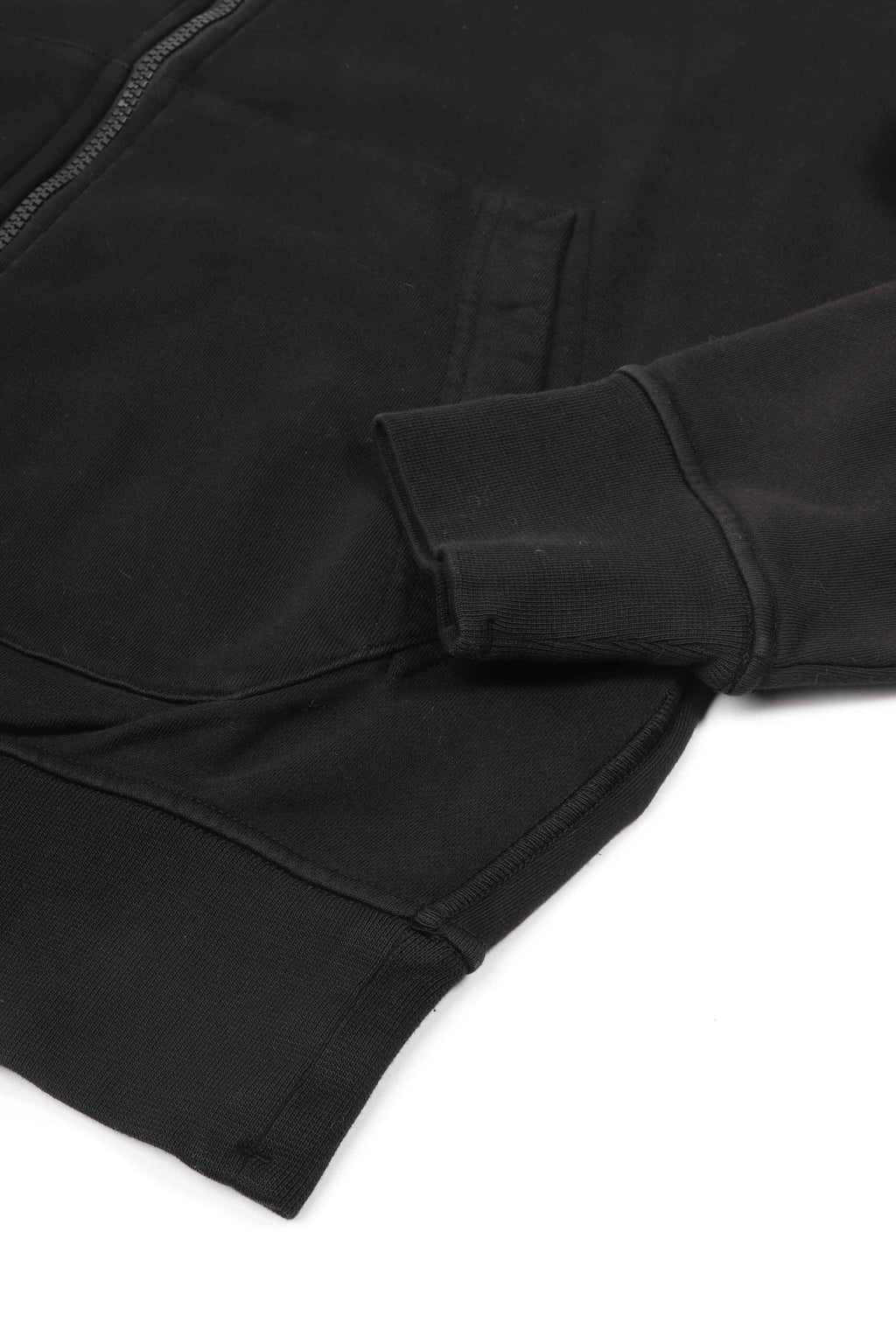 6100063 s0051 v0029 - black