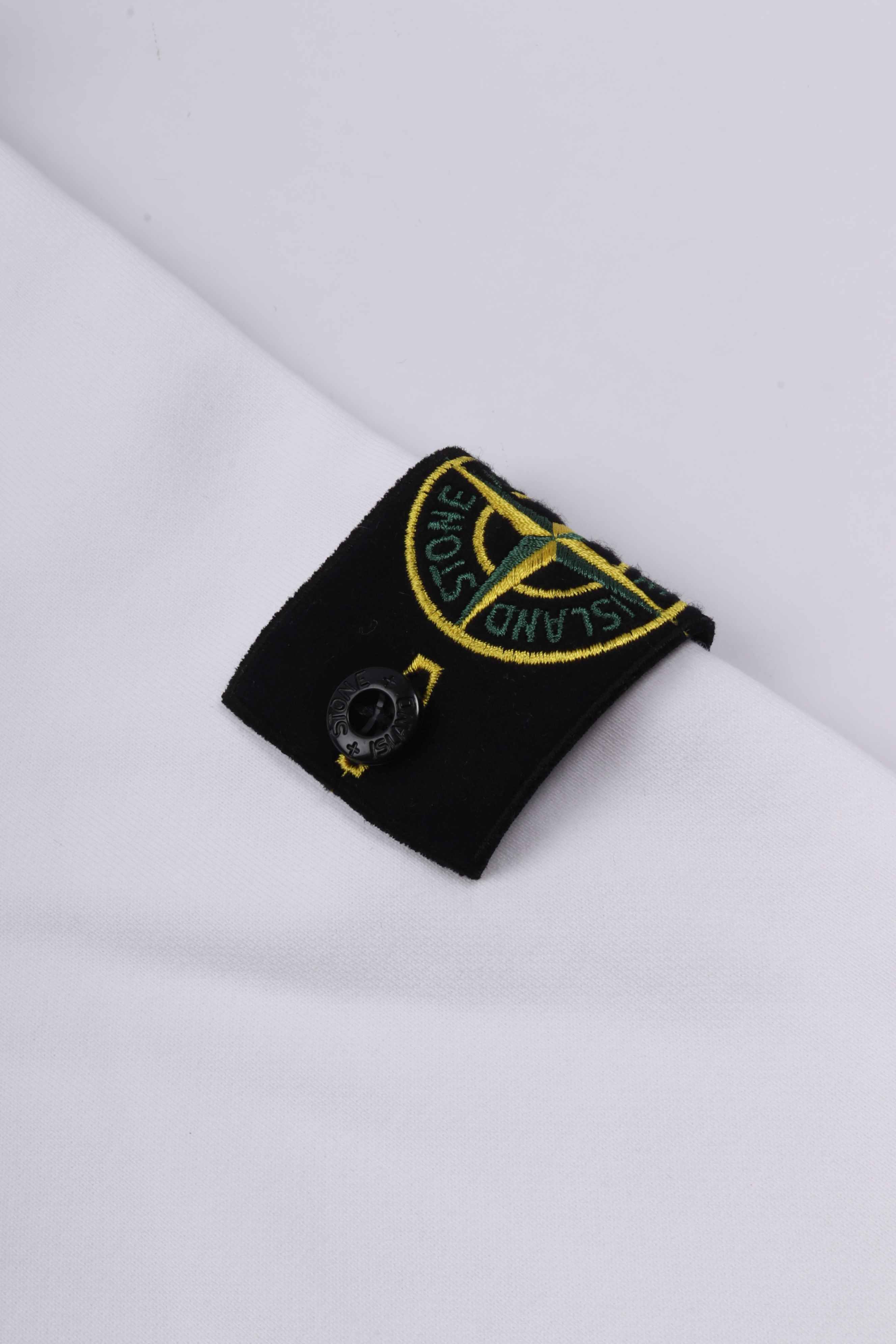 6100062 s0051 v0001 - white