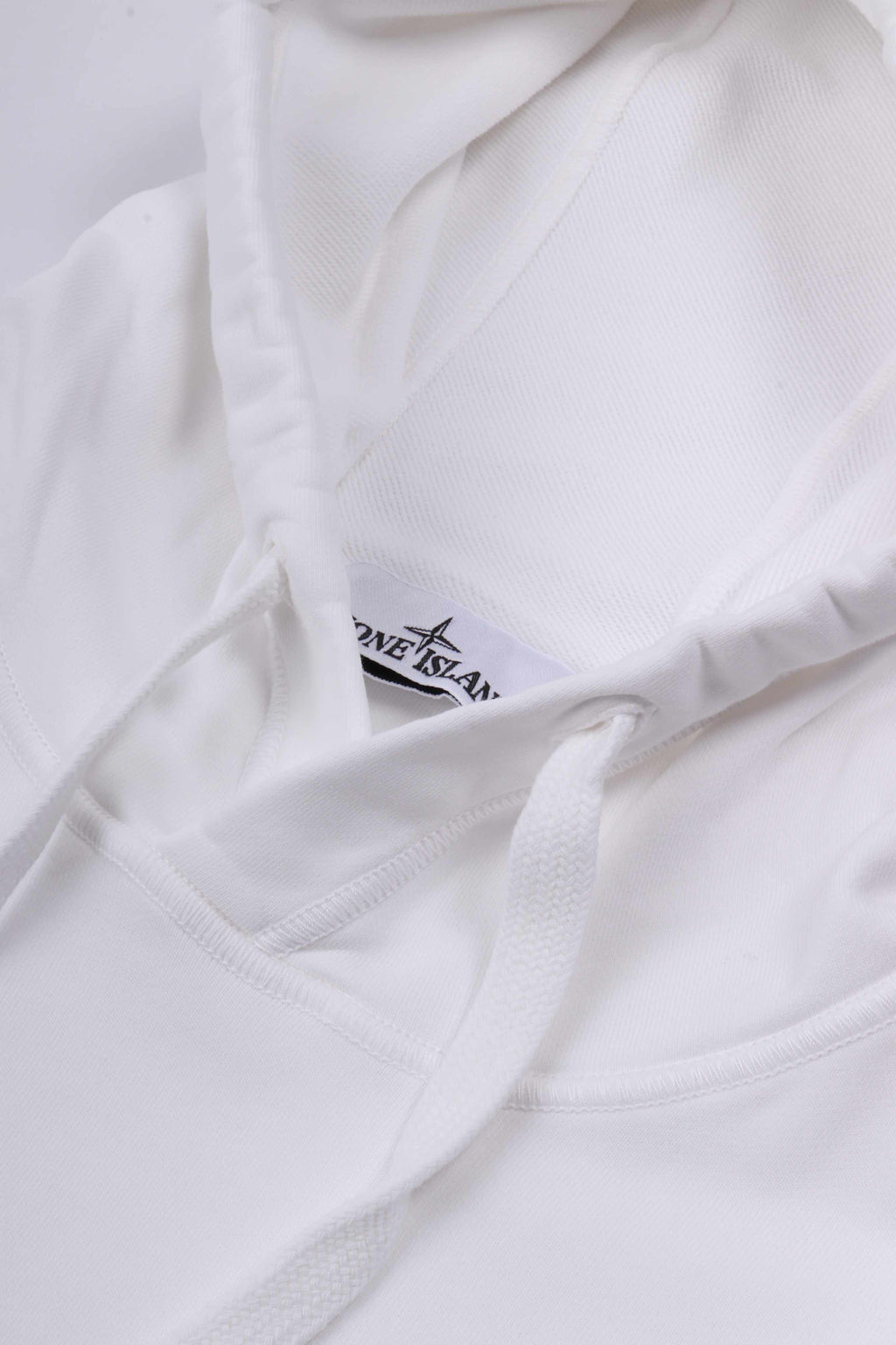 6100062 s0051 v0001 - white