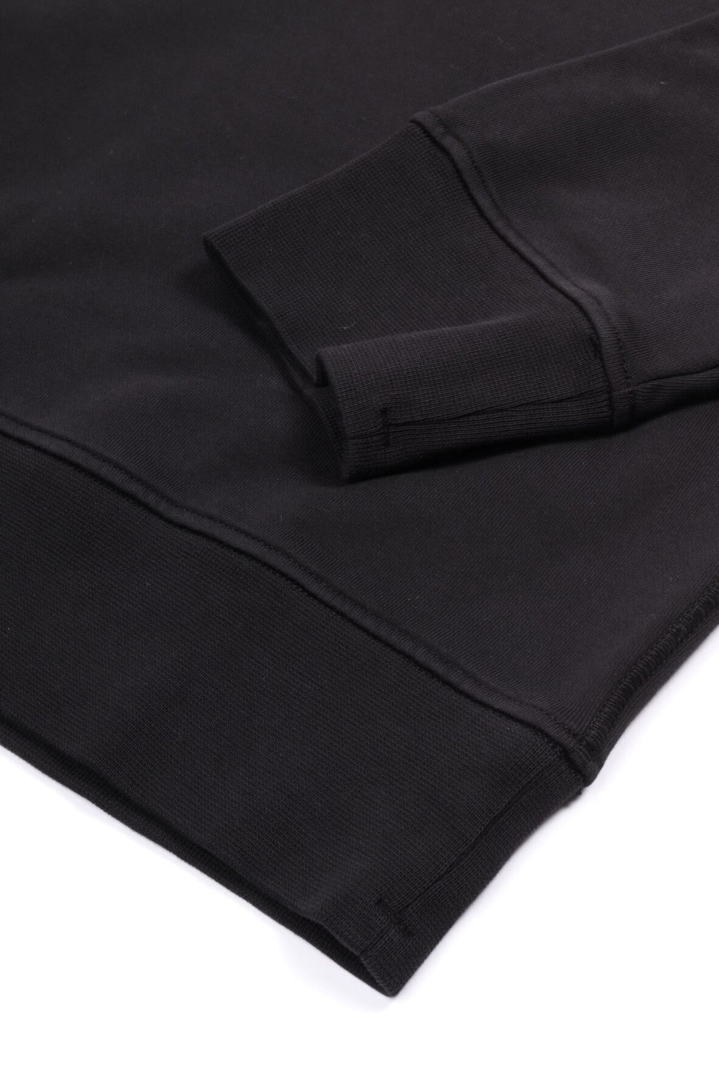791563051 v0029 - black