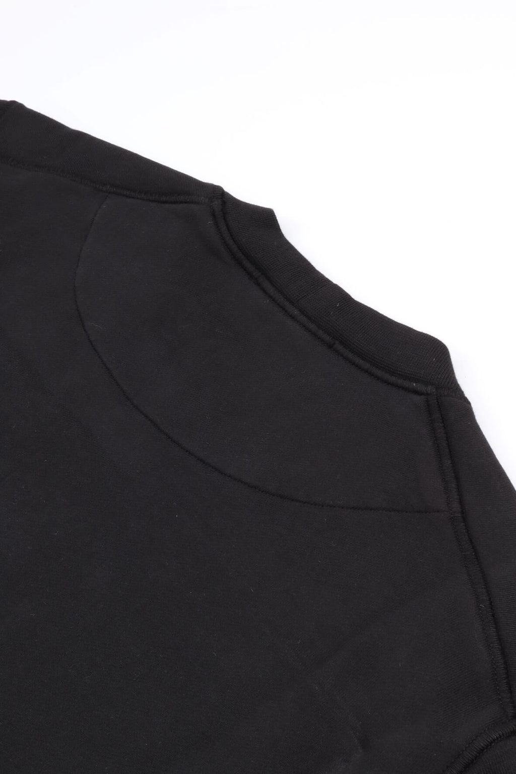 6100044 s0051 v0029 - black