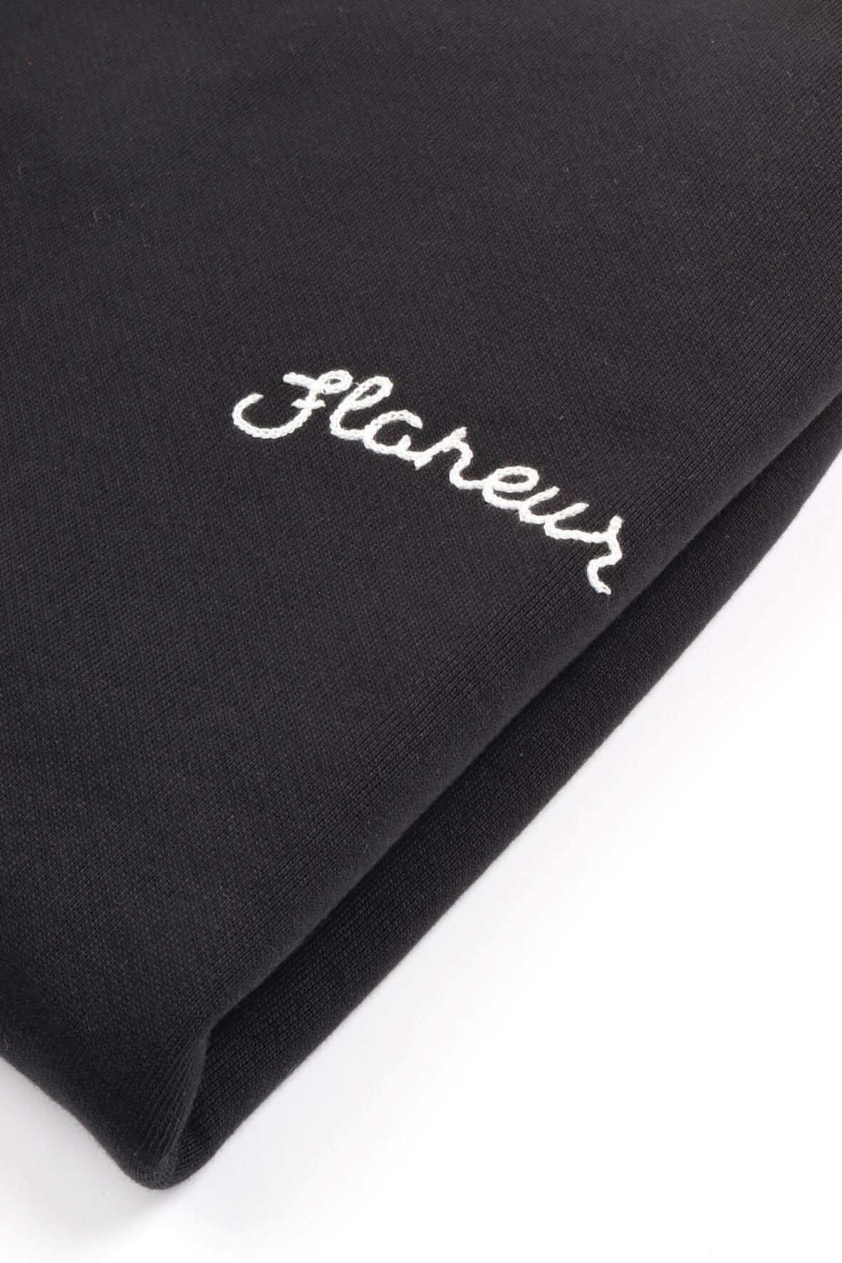 Signature sweater black